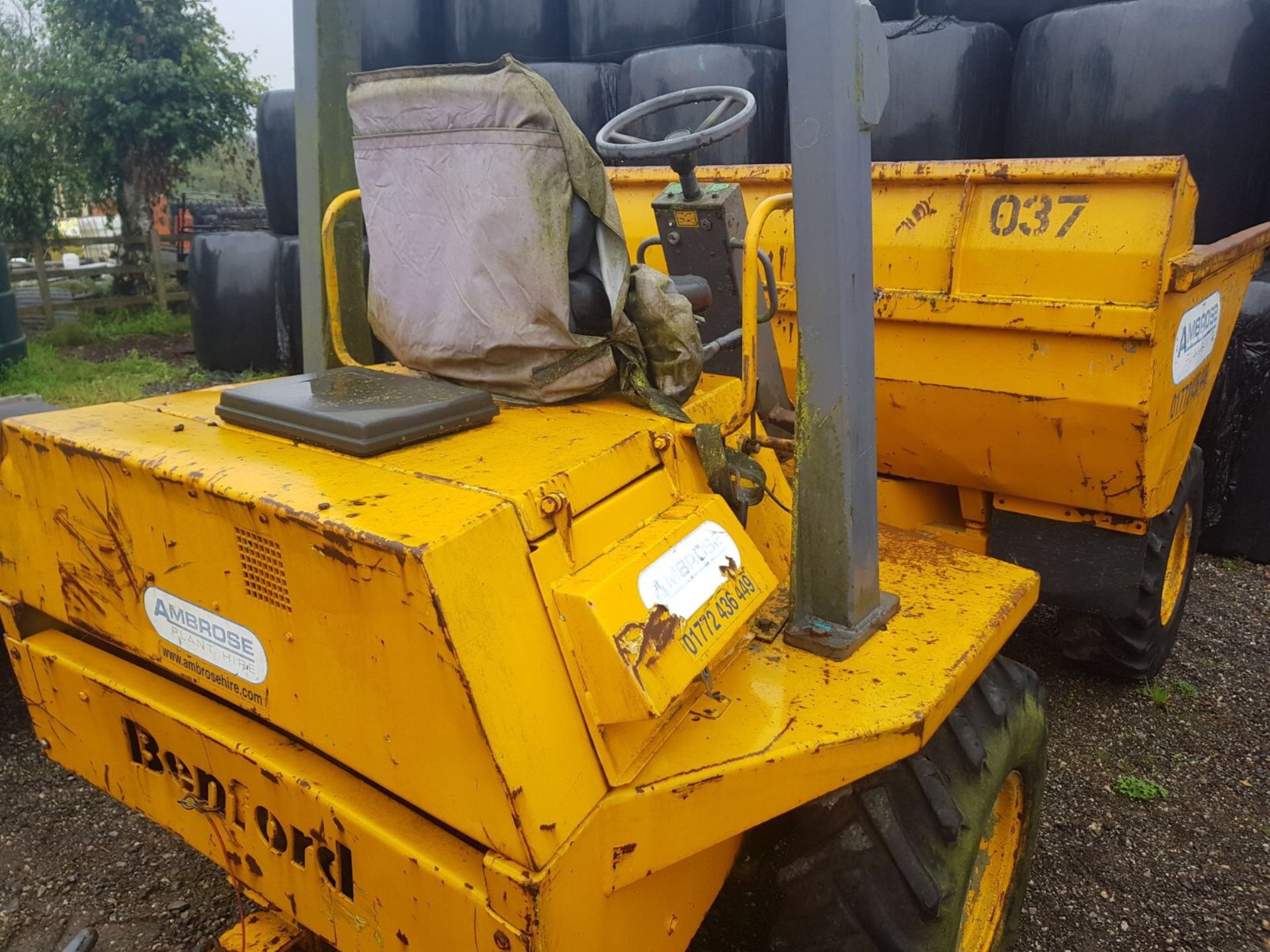 YEAR UNKNOWN BENFORD 3 TONNE DUMPER *PLUS VAT* - Image 3 of 5