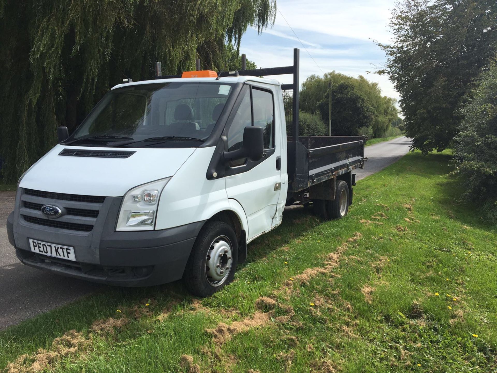 2007/07 REG FORD TRANSIT 100 T350M RWD TIPPER, SHOWING 1 FORMER KEEPER *NO VAT* - Image 3 of 11