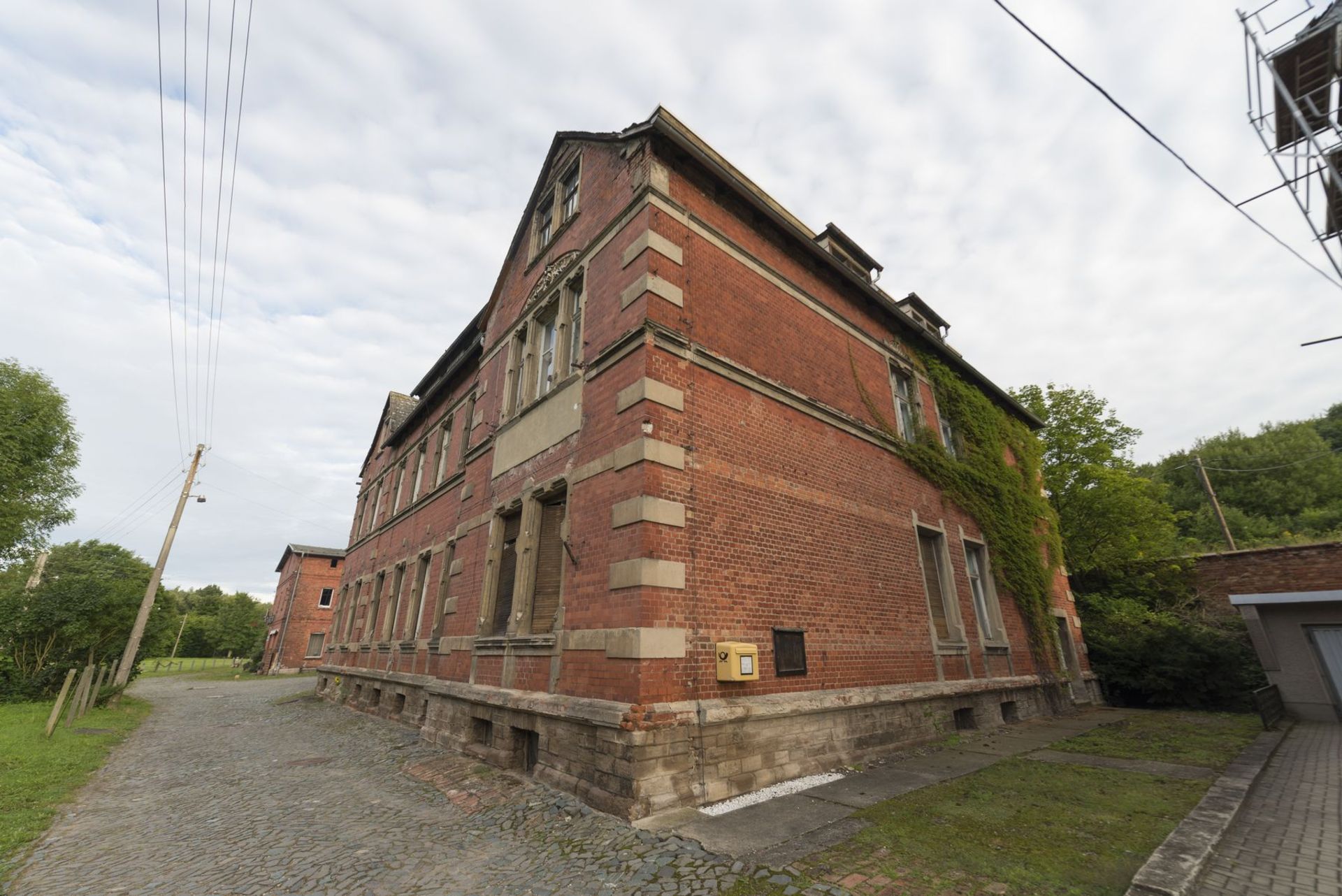 LARGE APARTMENT BLOCK IN HUY, SAXONY ANHALT, GERMANY - Image 5 of 78