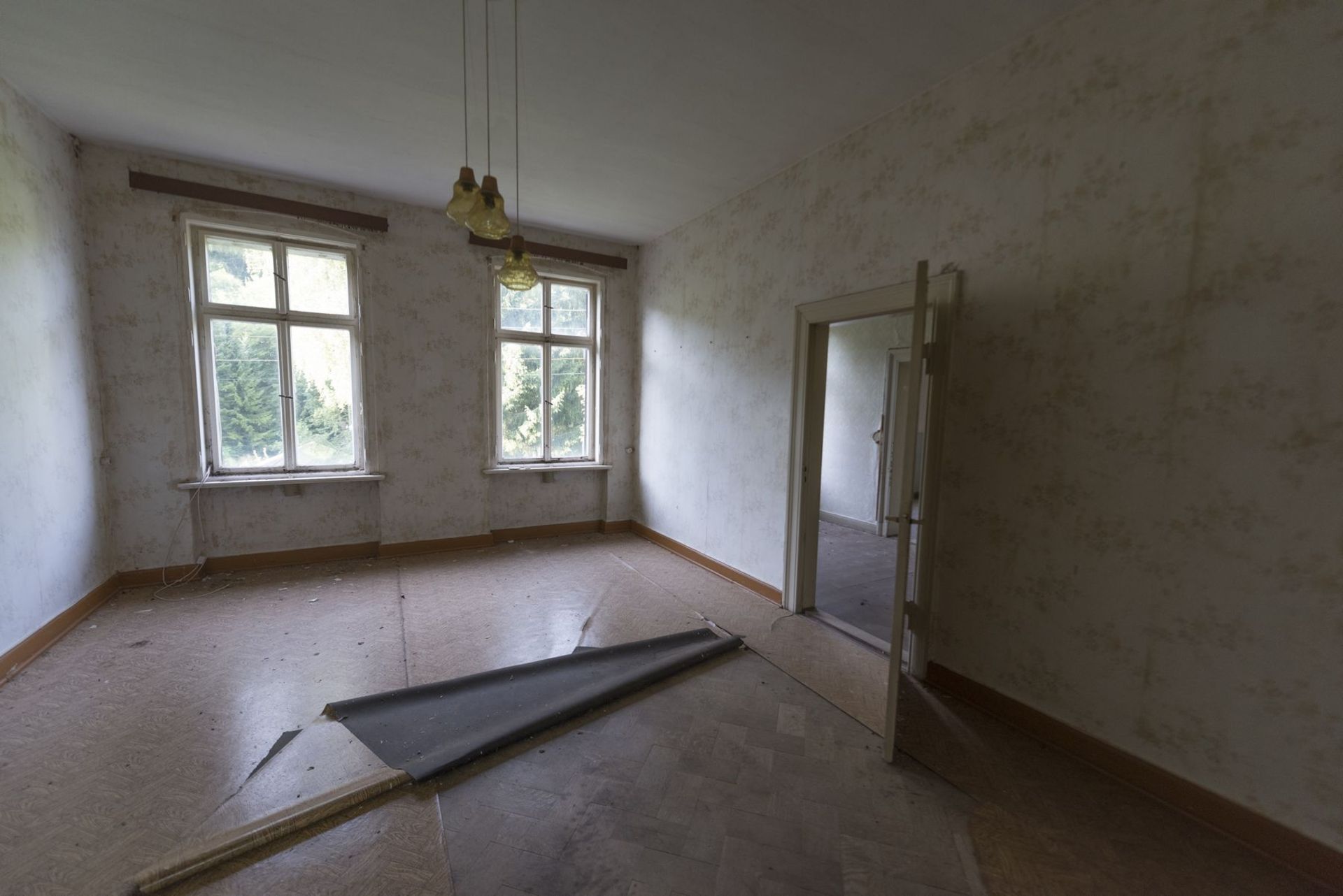 LARGE APARTMENT BLOCK IN HUY, SAXONY ANHALT, GERMANY - Image 48 of 78