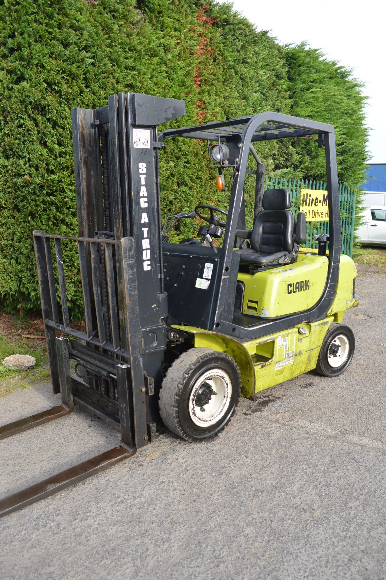 CLARKE CMP 250 TRIPLE MAST DIESEL FORKLIFT WITH SIDE SHIFT *PLUS VAT* - Image 3 of 15