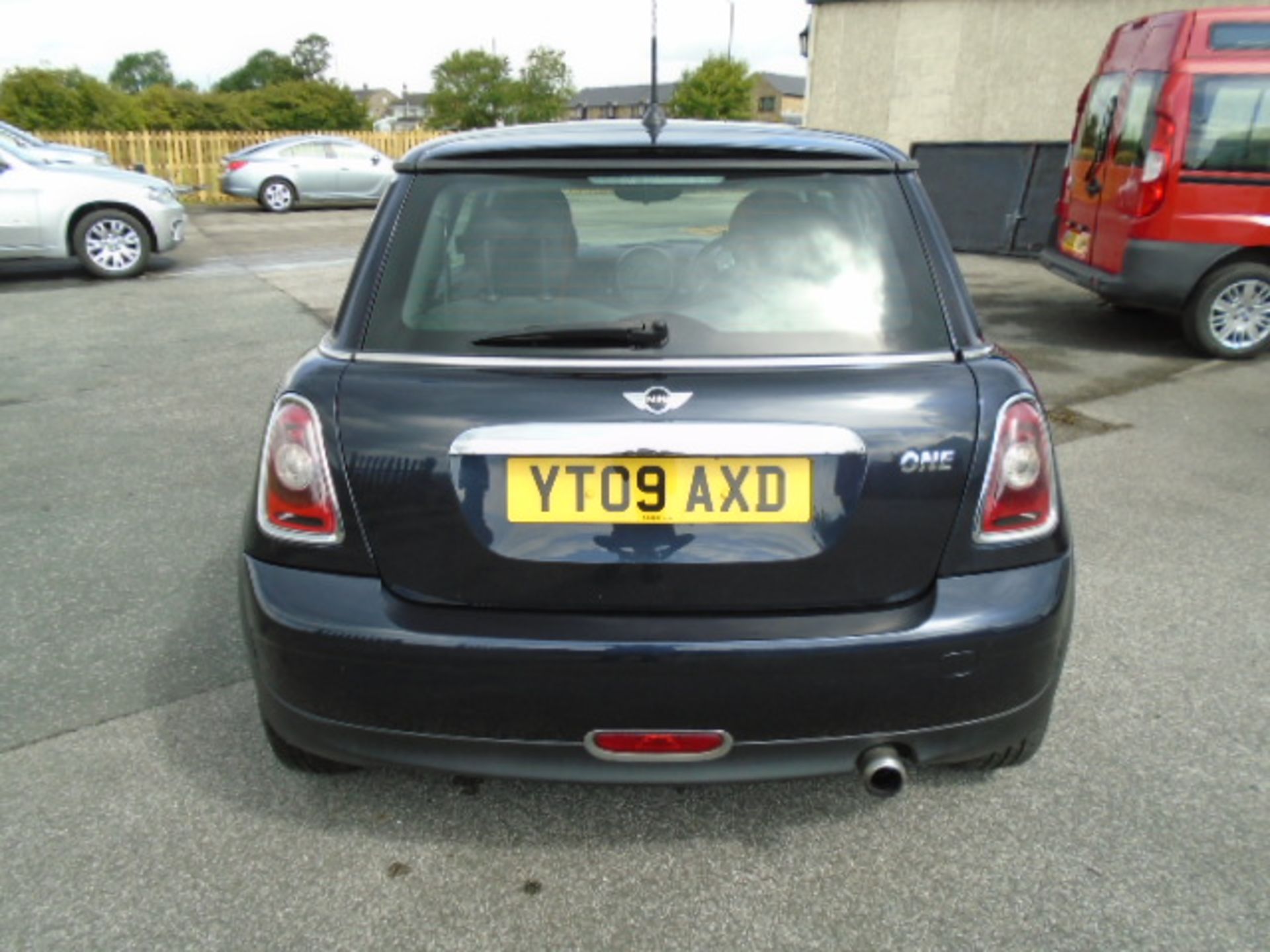 2009/09 REG MINI ONE 3 DOOR HATCHBACK SERVICE HISTORY - Image 6 of 9