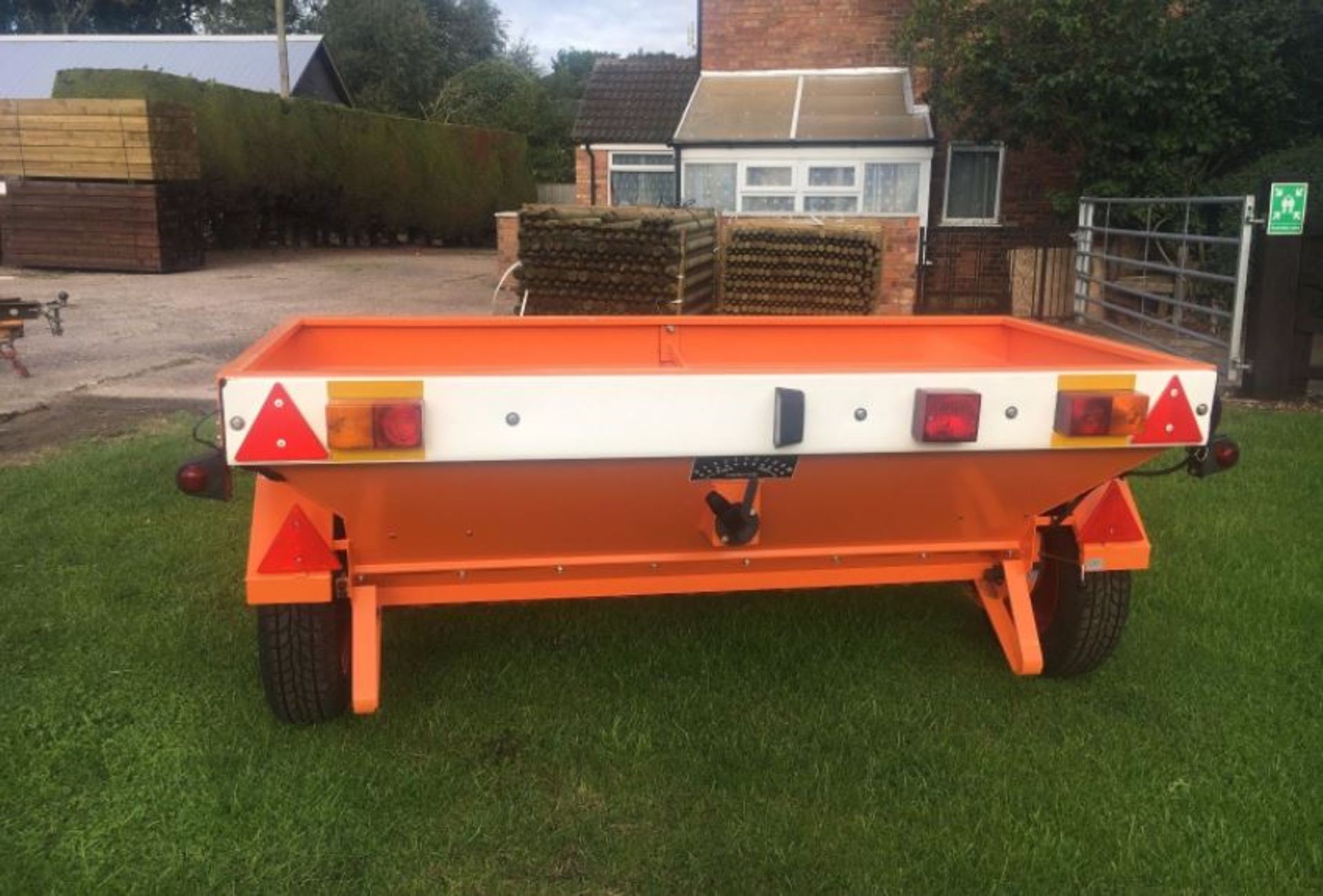 2013 EPOKE ITM 60 SALT SPREADER / GRITTER, EXCELLENT CONDITION, 6 FOOT WIDE *PLUS VAT* - Image 4 of 10