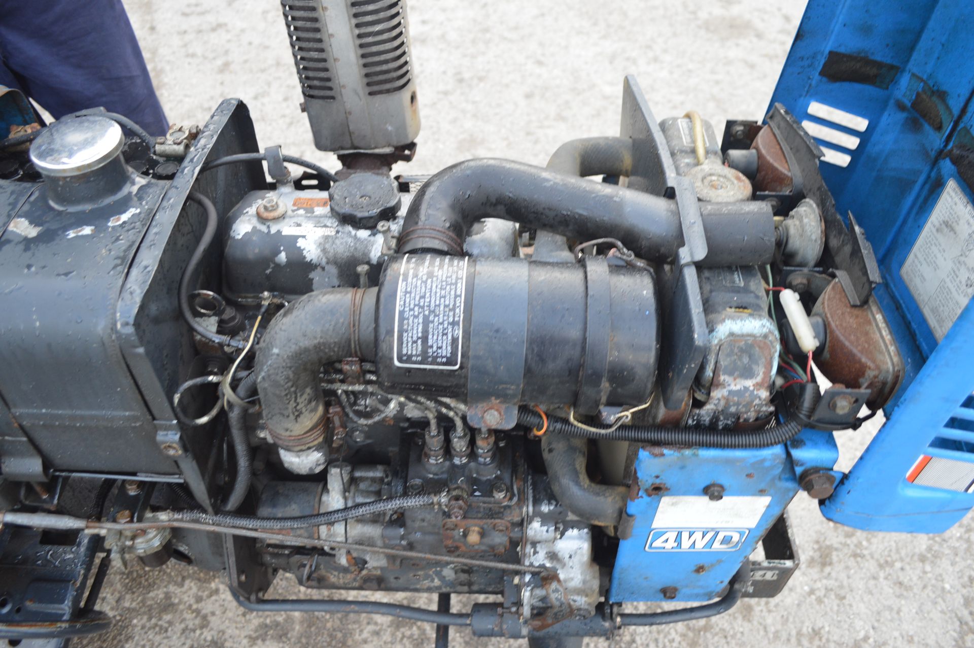 ISEKI 2160 TRACTOR, 4WD, PTO, TOW BAR AND MITSUBISHI 3 CYLINDER ENGINE *PLUS VAT* - Image 16 of 17