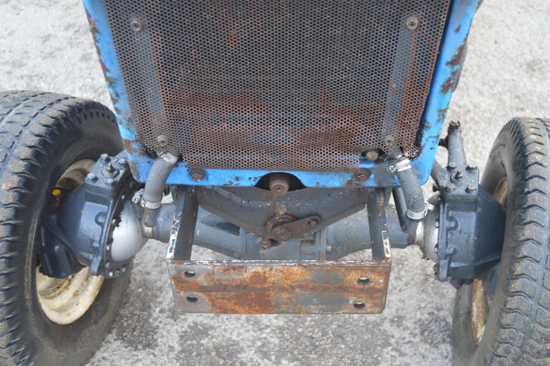 ISEKI 2160 TRACTOR, 4WD, PTO, TOW BAR AND MITSUBISHI 3 CYLINDER ENGINE *PLUS VAT* - Image 8 of 17