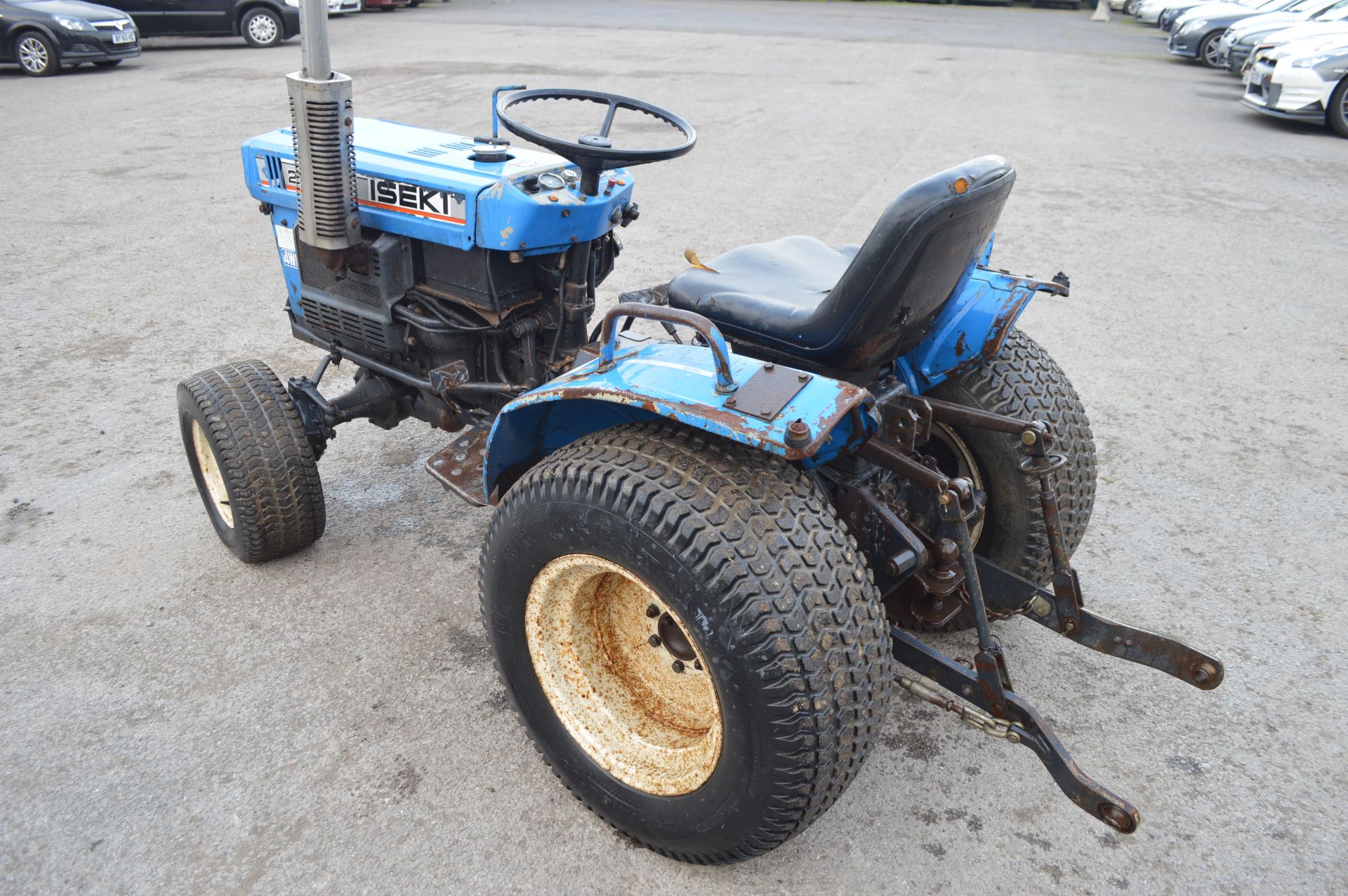 ISEKI 2160 TRACTOR, 4WD, PTO, TOW BAR AND MITSUBISHI 3 CYLINDER ENGINE *PLUS VAT* - Image 4 of 17