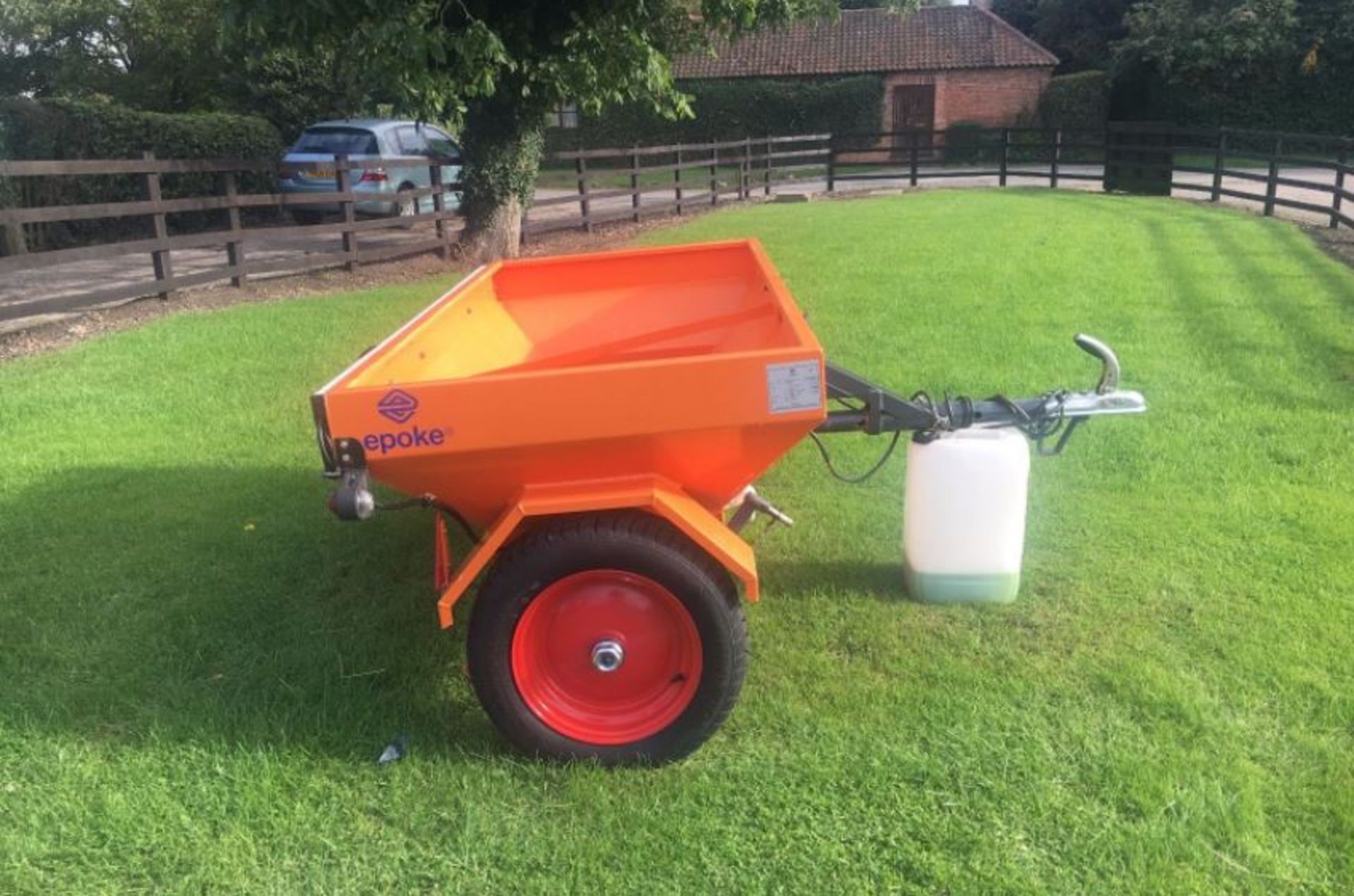 2013 EPOKE ITM 60 SALT SPREADER / GRITTER, EXCELLENT CONDITION, 6 FOOT WIDE *PLUS VAT* - Image 3 of 10