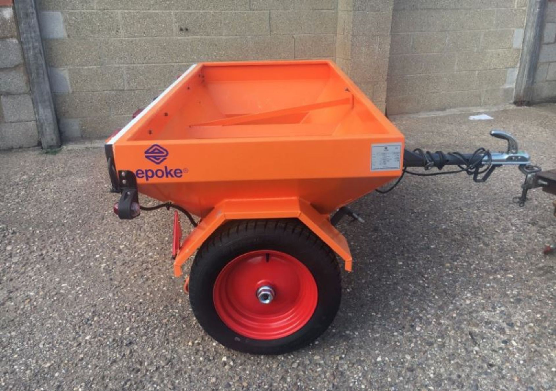 2013 EPOKE ITM 60 SALT SPREADER / GRITTER, EXCELLENT CONDITION, 6 FOOT WIDE *PLUS VAT* - Image 6 of 10