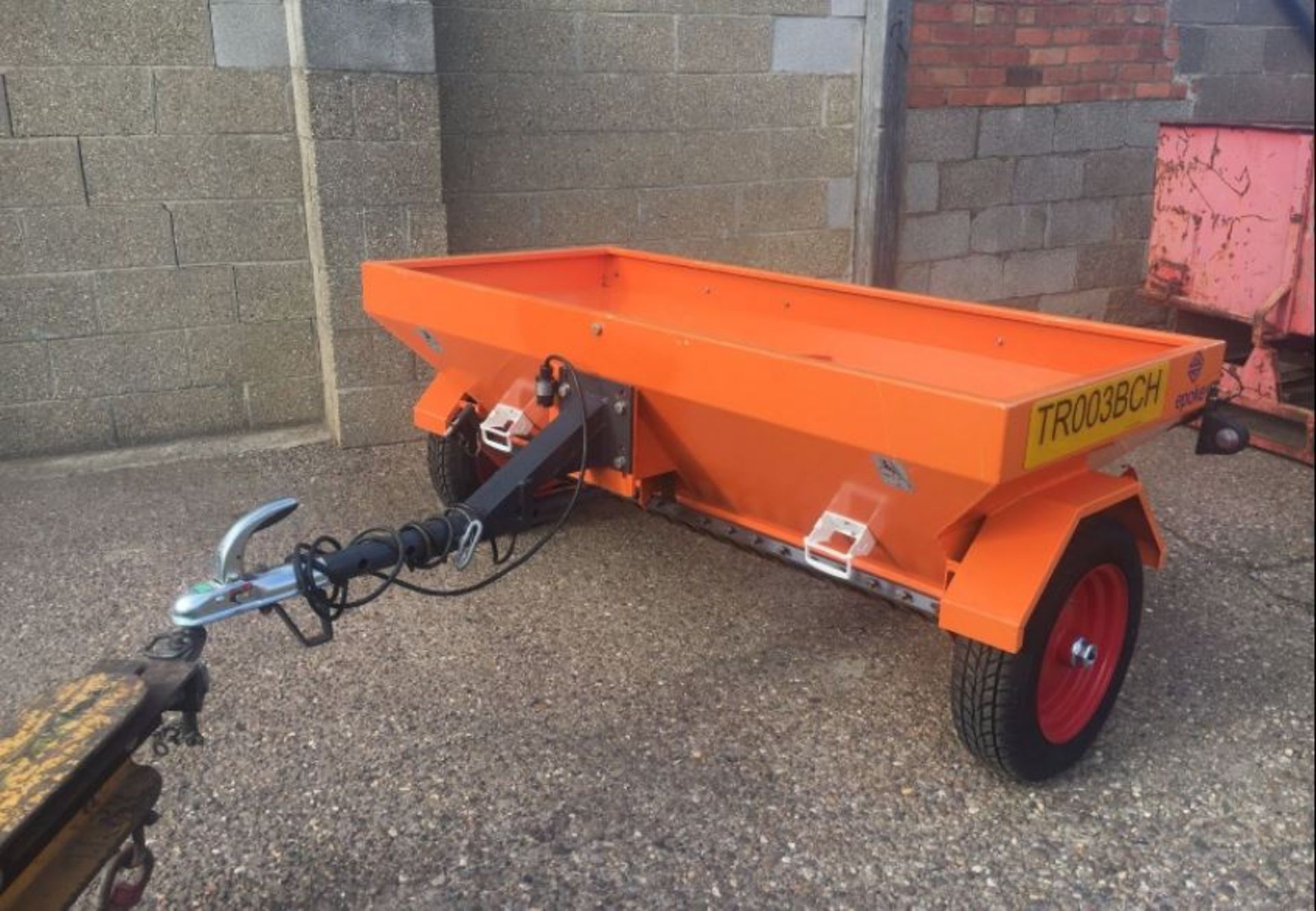 2013 EPOKE ITM 60 SALT SPREADER / GRITTER, EXCELLENT CONDITION, 6 FOOT WIDE *PLUS VAT* - Image 9 of 10