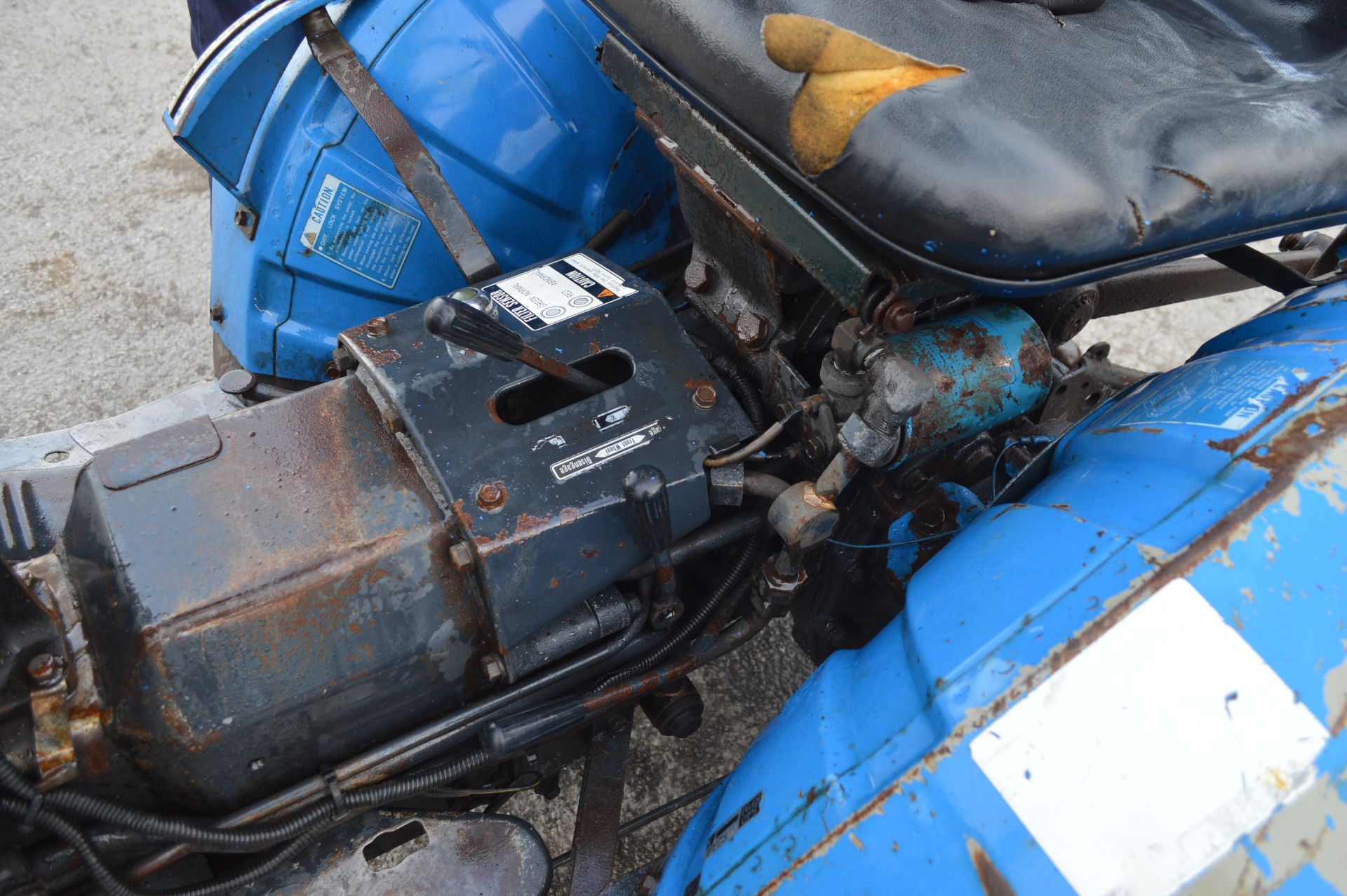 ISEKI 2160 TRACTOR, 4WD, PTO, TOW BAR AND MITSUBISHI 3 CYLINDER ENGINE *PLUS VAT* - Image 17 of 17