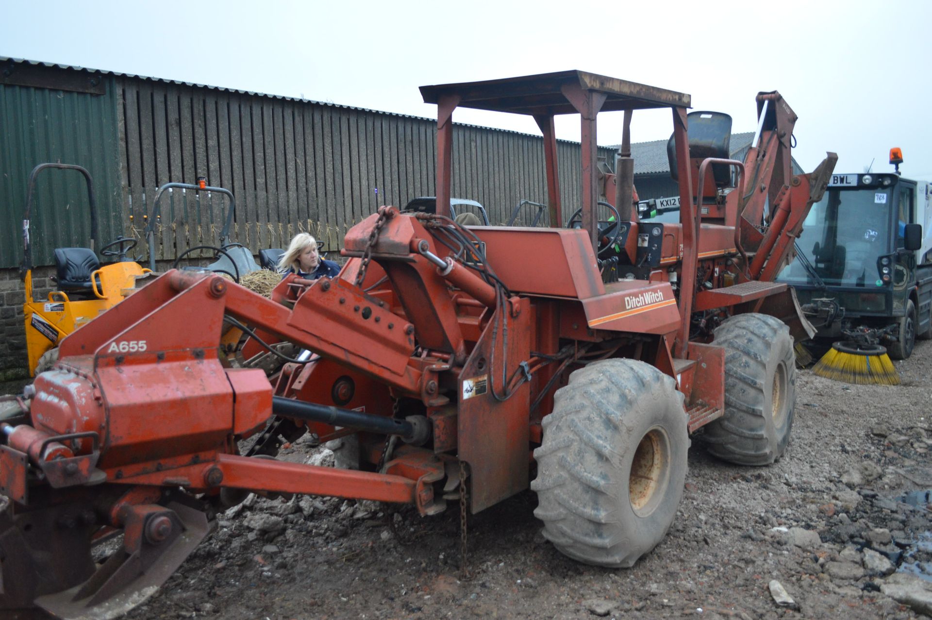 DS - DITCHWITCH 7510 DIESEL WITH BACK ACTOR *PLUS VAT*   BACK ACTOR TRENCHER MOLE PLOUGH  ALL - Image 8 of 14