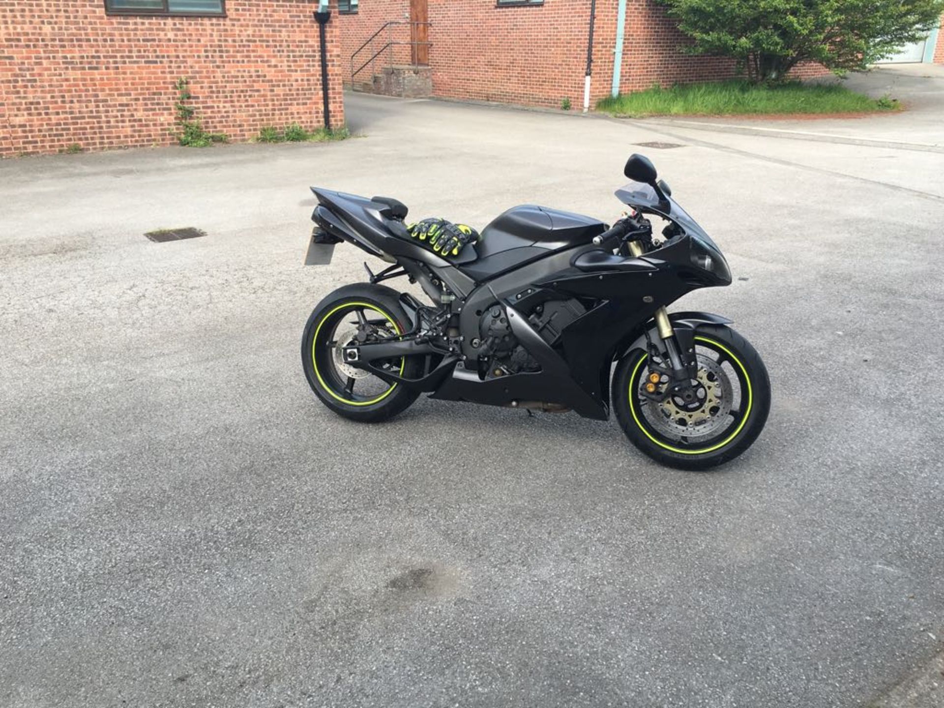 2004 YAMAHA YZF R1 998CC MOTORBIKE, RECENTLY HAD A FULL PROFESSIONAL PAINT JOB *NO VAT* - Image 6 of 6