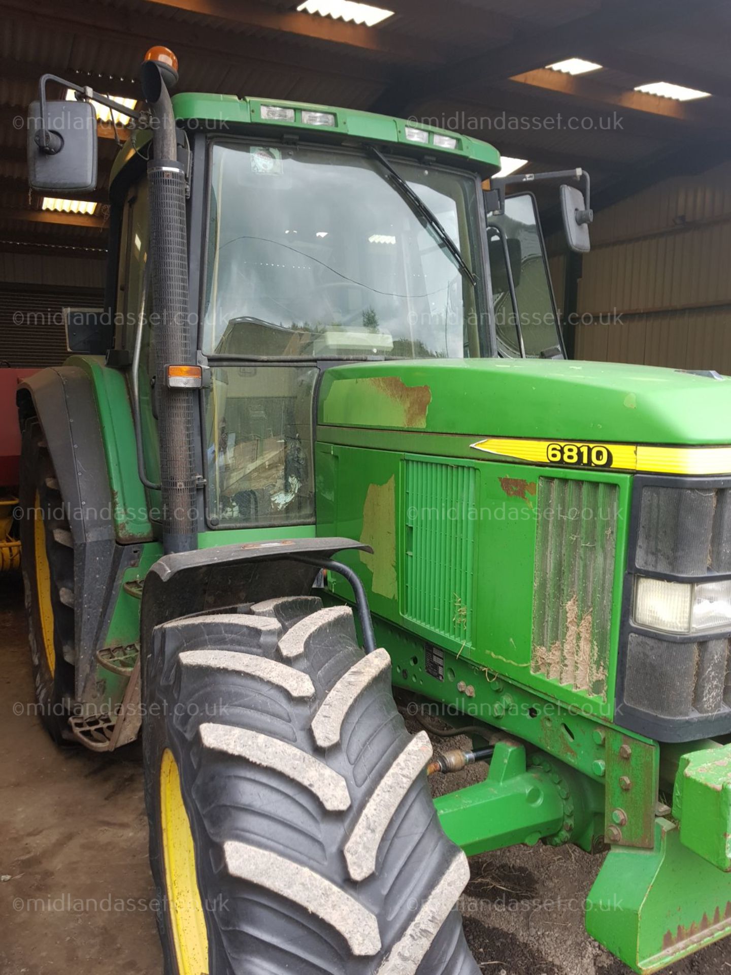 2001/W REG JOHN DEERE 6810 TRACTOR - Image 2 of 9