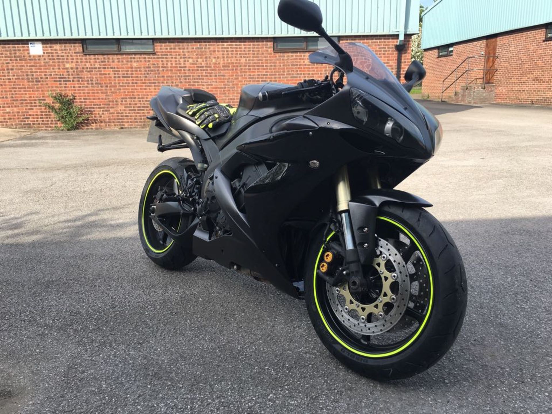 2004 YAMAHA YZF R1 998CC MOTORBIKE, RECENTLY HAD A FULL PROFESSIONAL PAINT JOB *NO VAT*