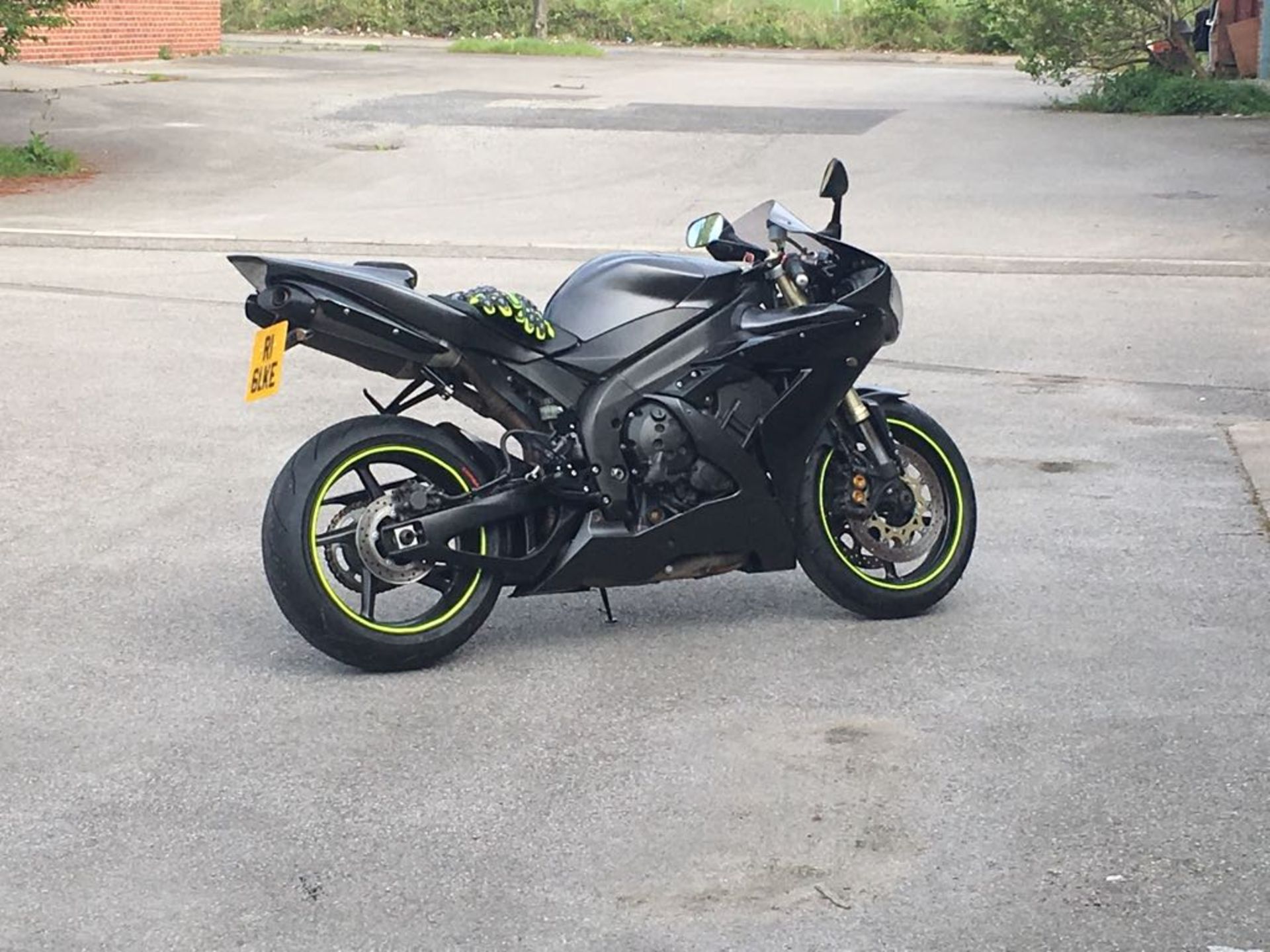 2004 YAMAHA YZF R1 998CC MOTORBIKE, RECENTLY HAD A FULL PROFESSIONAL PAINT JOB *NO VAT* - Image 3 of 6