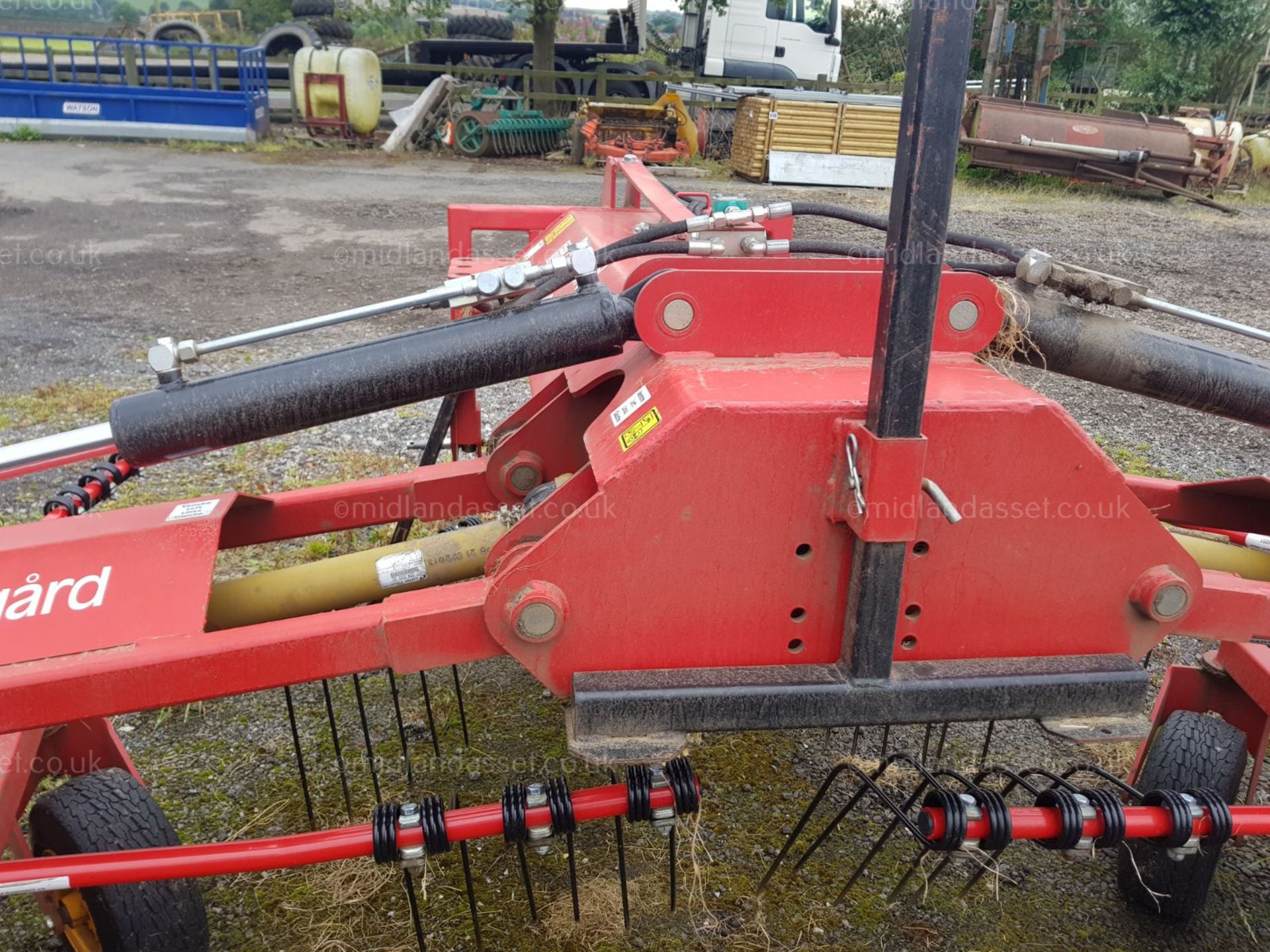 FRANSGARD BF6300 TWIN ROTOR MOUNTED RAKE - Image 4 of 9