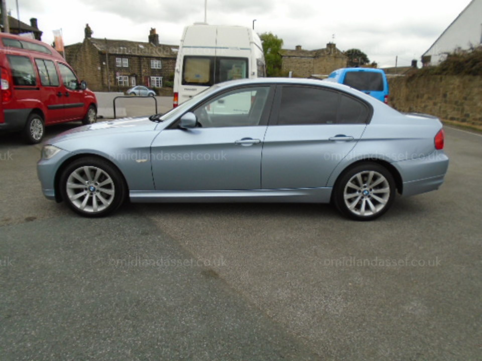 2009/09 REG BMW 320D SE AUTO 4 DOOR SALOON SERVICE HISTORY - Image 6 of 13