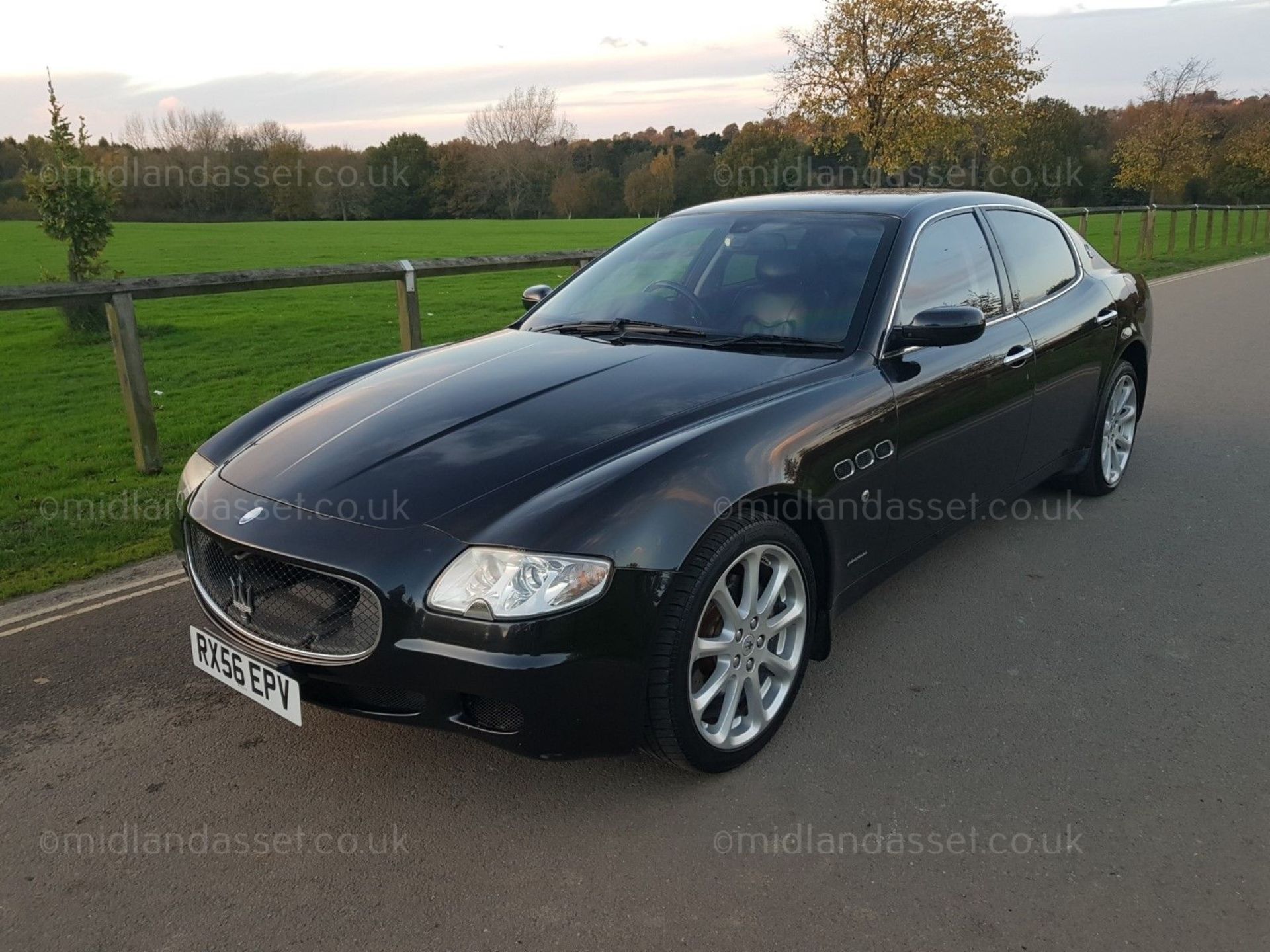 2006/06 REG MASERATI QUATTROPORTE SPORT GT S-A 4.2 V8 - FULL SERVICE HISTORY - Image 2 of 12