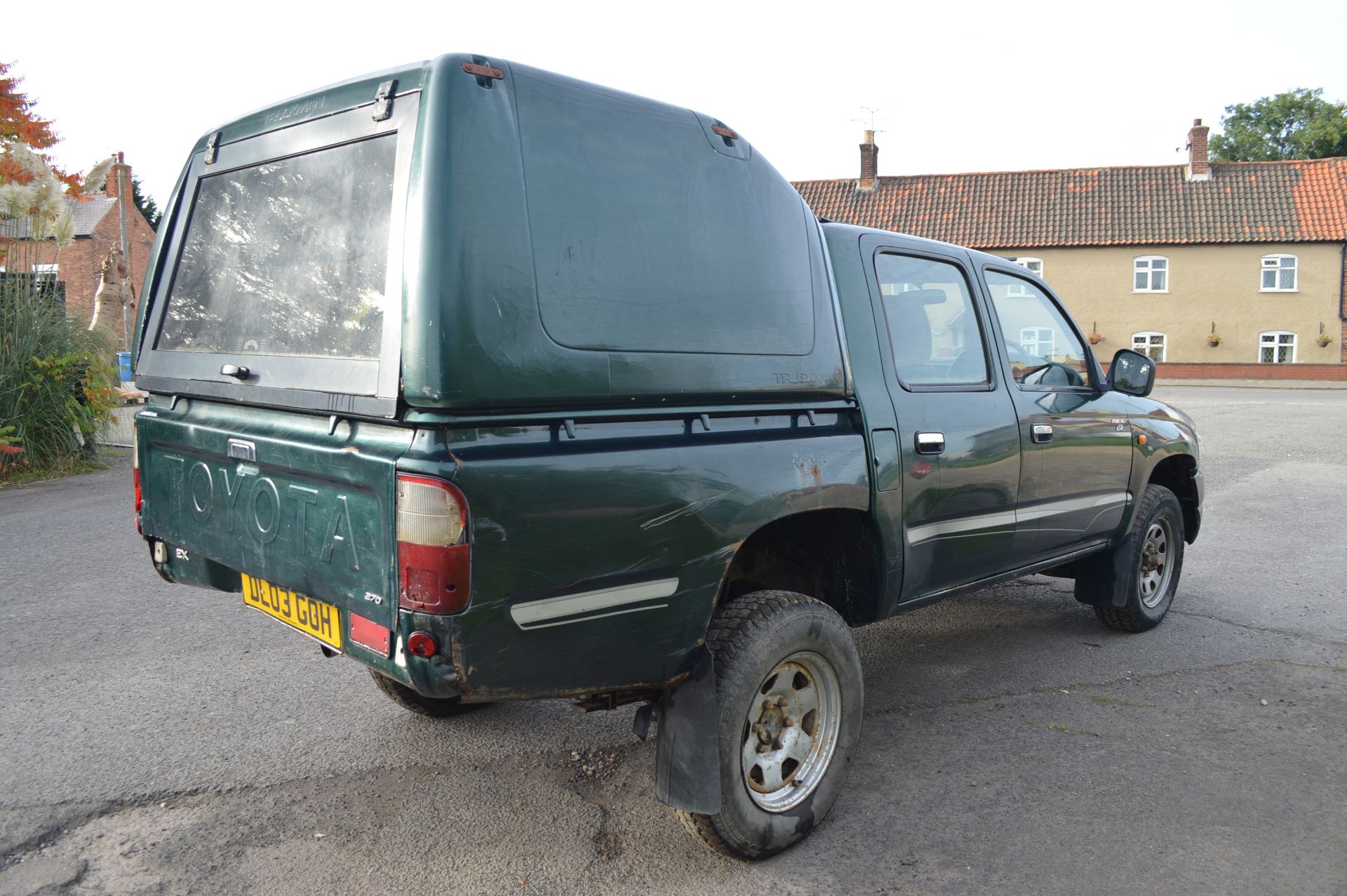 2003/03 REG TOYOTA HILUX D-4D EX 270 PICK-UP, SHOWING 1 OWNER, 2.5 DIESEL - Image 6 of 17