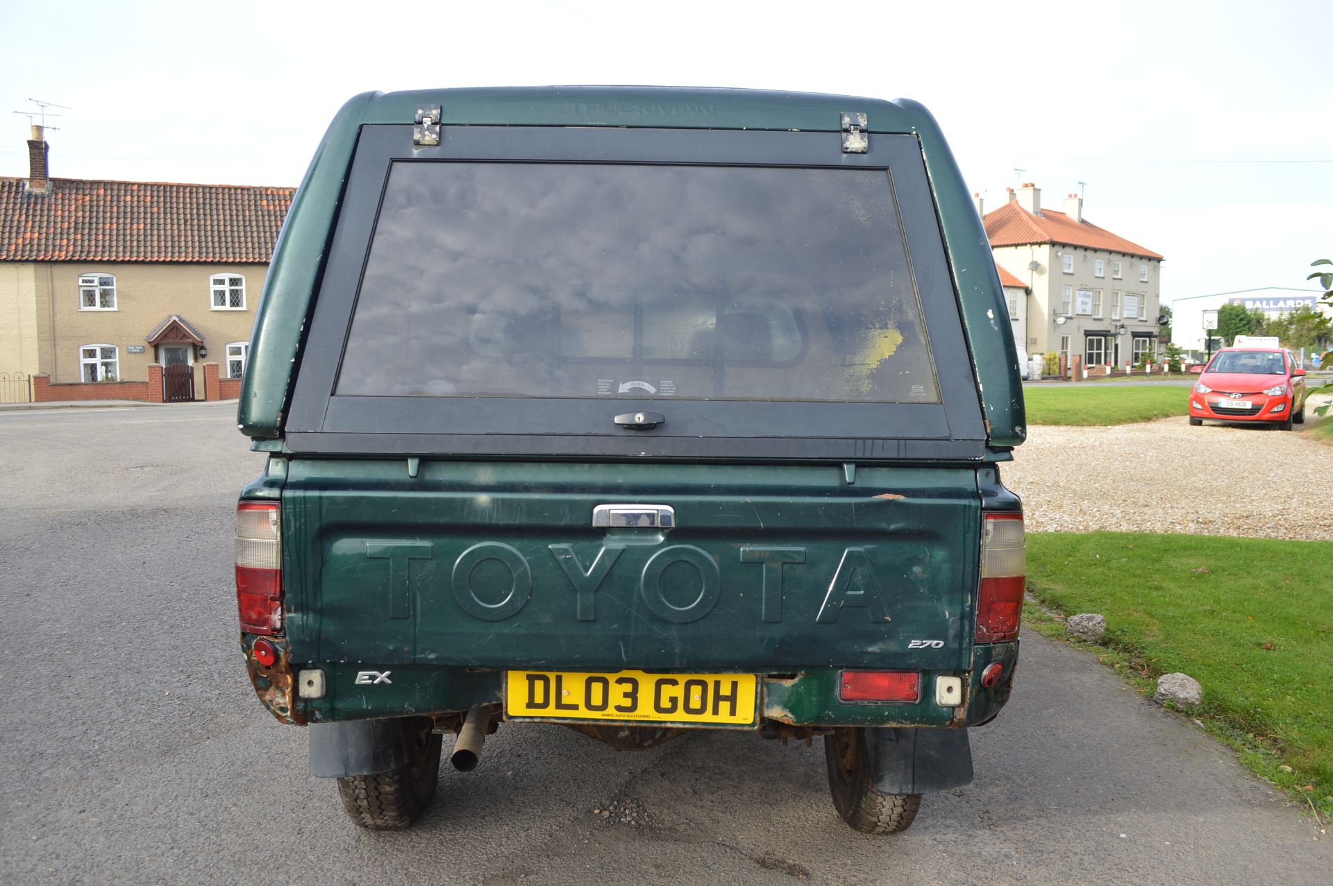 2003/03 REG TOYOTA HILUX D-4D EX 270 PICK-UP, SHOWING 1 OWNER, 2.5 DIESEL - Image 5 of 17