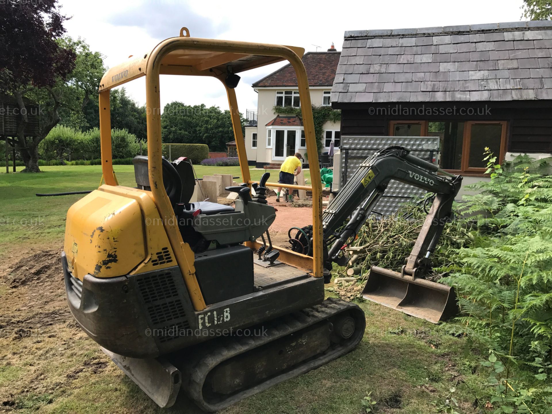 2005 VOLVO EC15B 1.5 TONNE EXCAVATOR