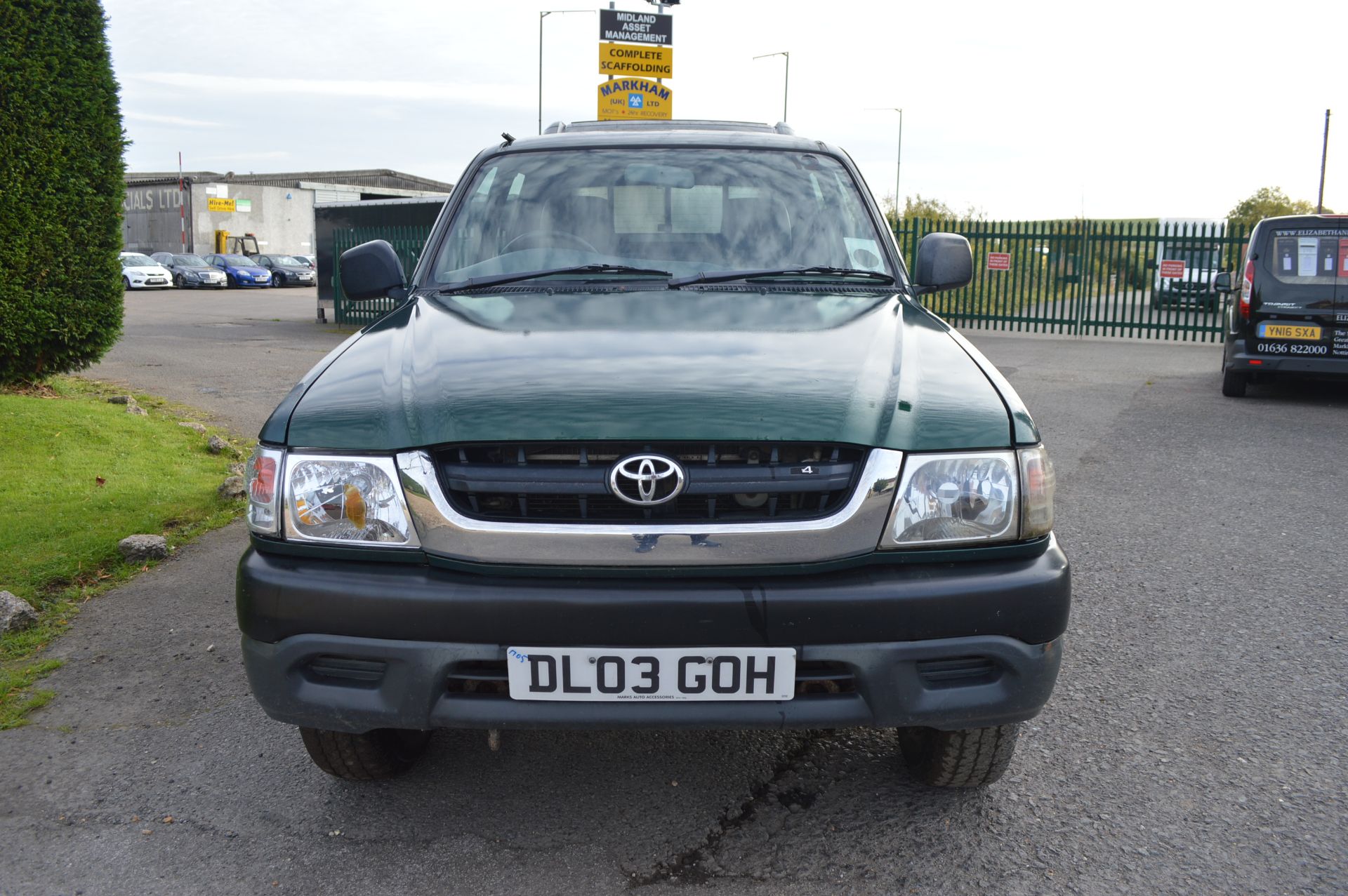 2003/03 REG TOYOTA HILUX D-4D EX 270 PICK-UP, SHOWING 1 OWNER, 2.5 DIESEL - Image 2 of 17