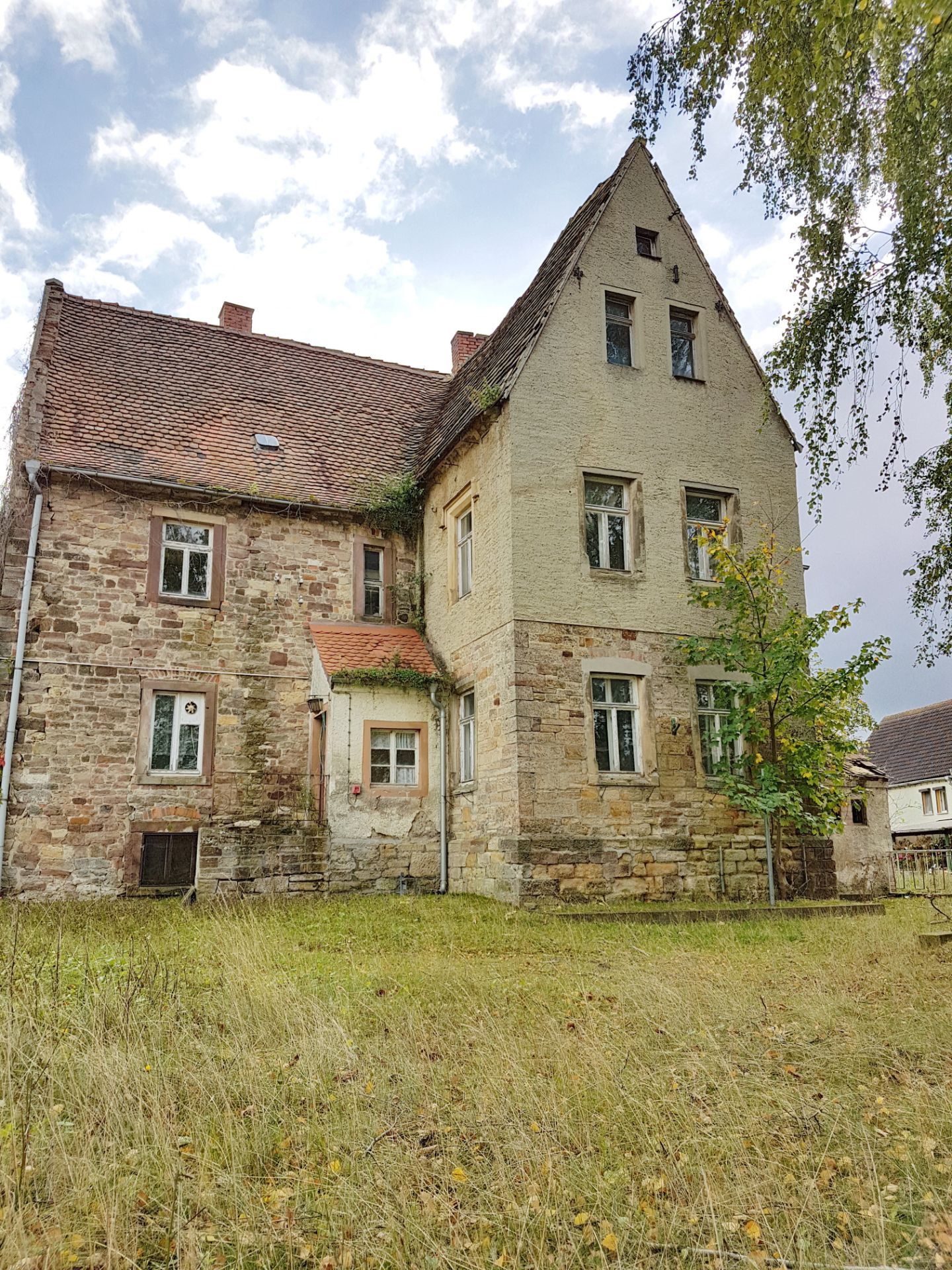 LARGE MANSION AND 1,186 SQM OF LAND IN QUERFURT, GERMANY