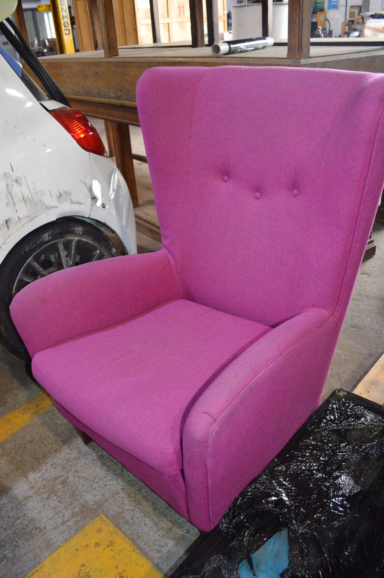 X1 LARGE HIGH BACK BLUE CLOTH CHAIR & X1 LARGE HIGH BACK PINK CLOTH CHAIR *NO VAT* - Image 4 of 8
