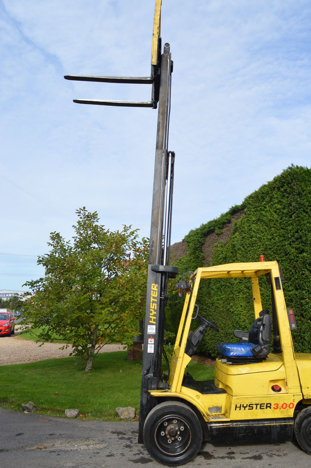 2002 HYSTER H3.00XM TRIPLE MAST DIESEL FORKLIFT WITH SIDE SHIFT *PLUS VAT* - Image 12 of 13