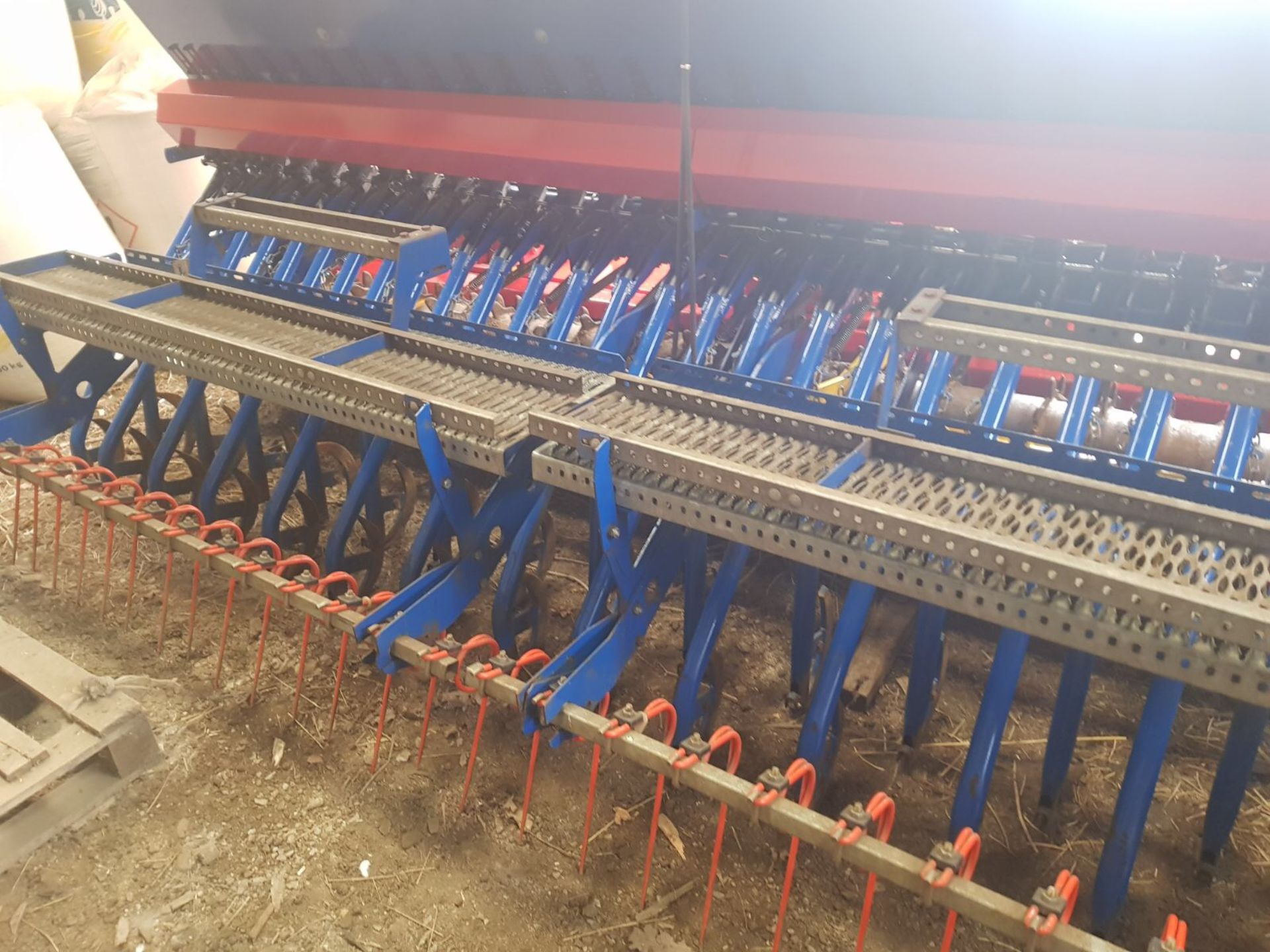 FIONA ASTRA SC 4M DRILL COMBINATION WITH POTTINGER LION POWER HARROW *PLUS VAT* - Image 7 of 9