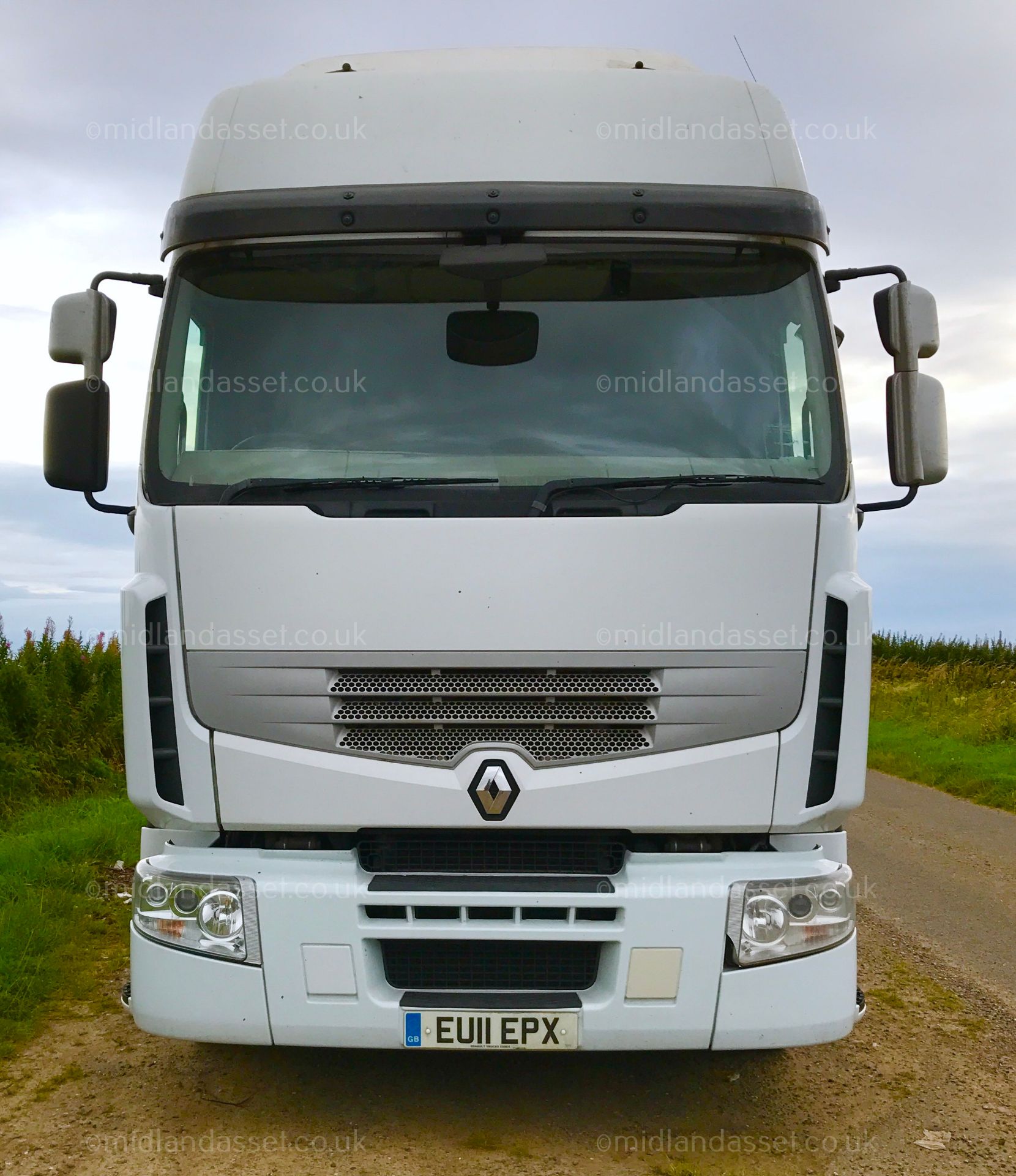 2011/11 REG RENAULT TRUCKS PREMIUM ROUTE (R4) - Image 2 of 8