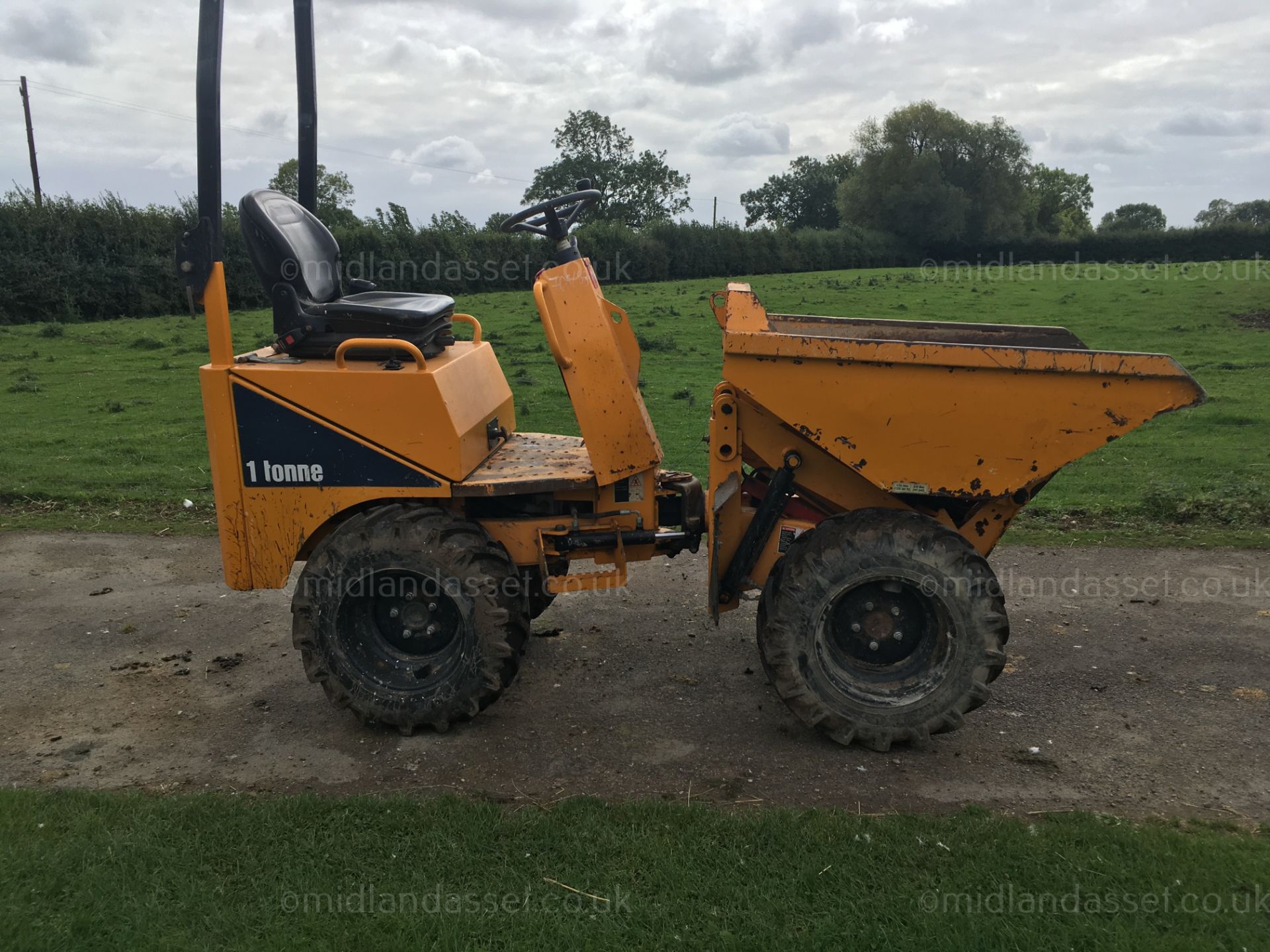 2014 THWAITES 1 TONNE HIGH LIFT DUMPER