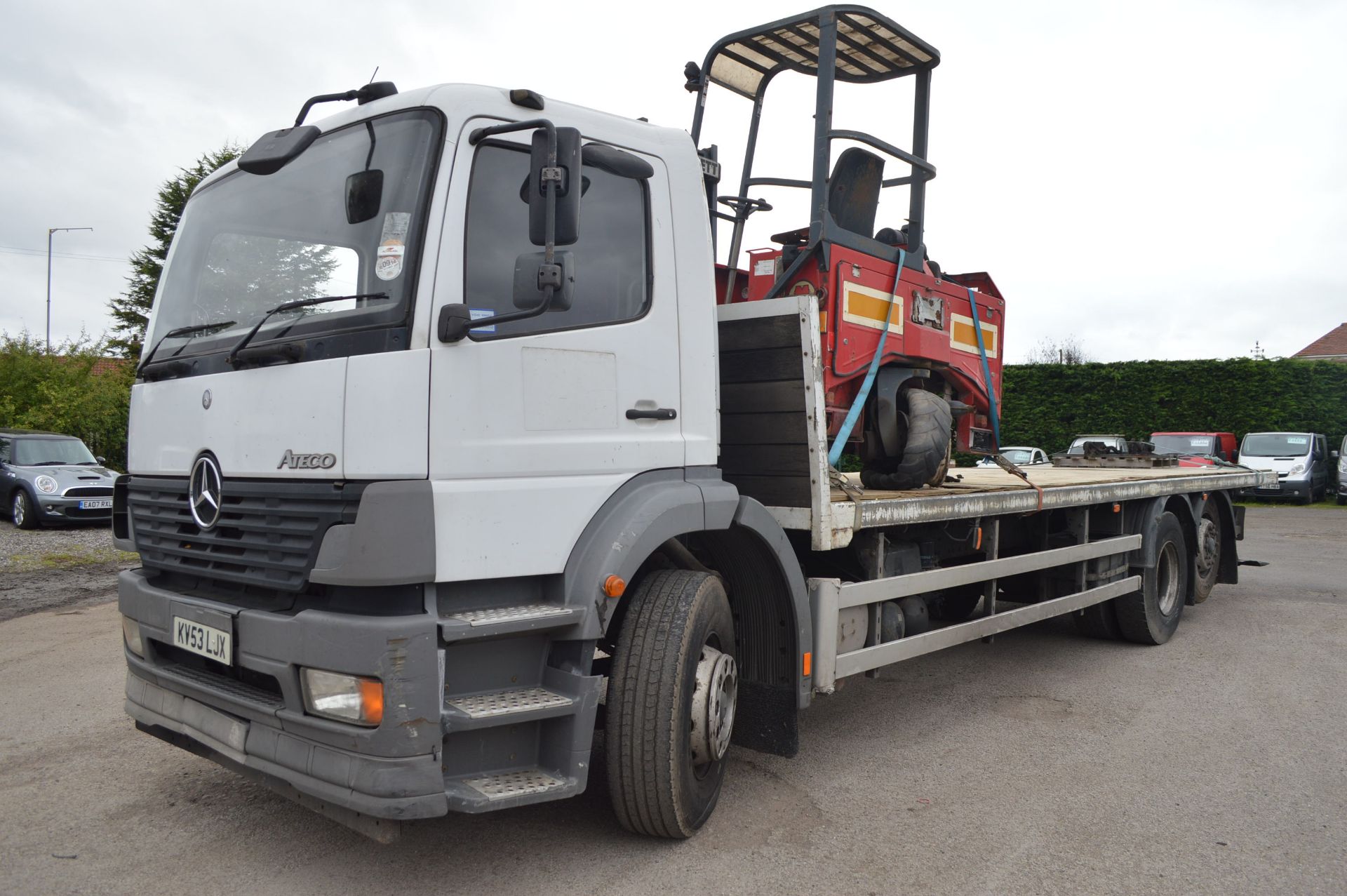 2003/53 REG MERCEDES ATEGO 26 TONNE FLAT BED RIGID LORRY WITH 2.5 TONNE MOFFETT *PLUS VAT* - Image 3 of 20