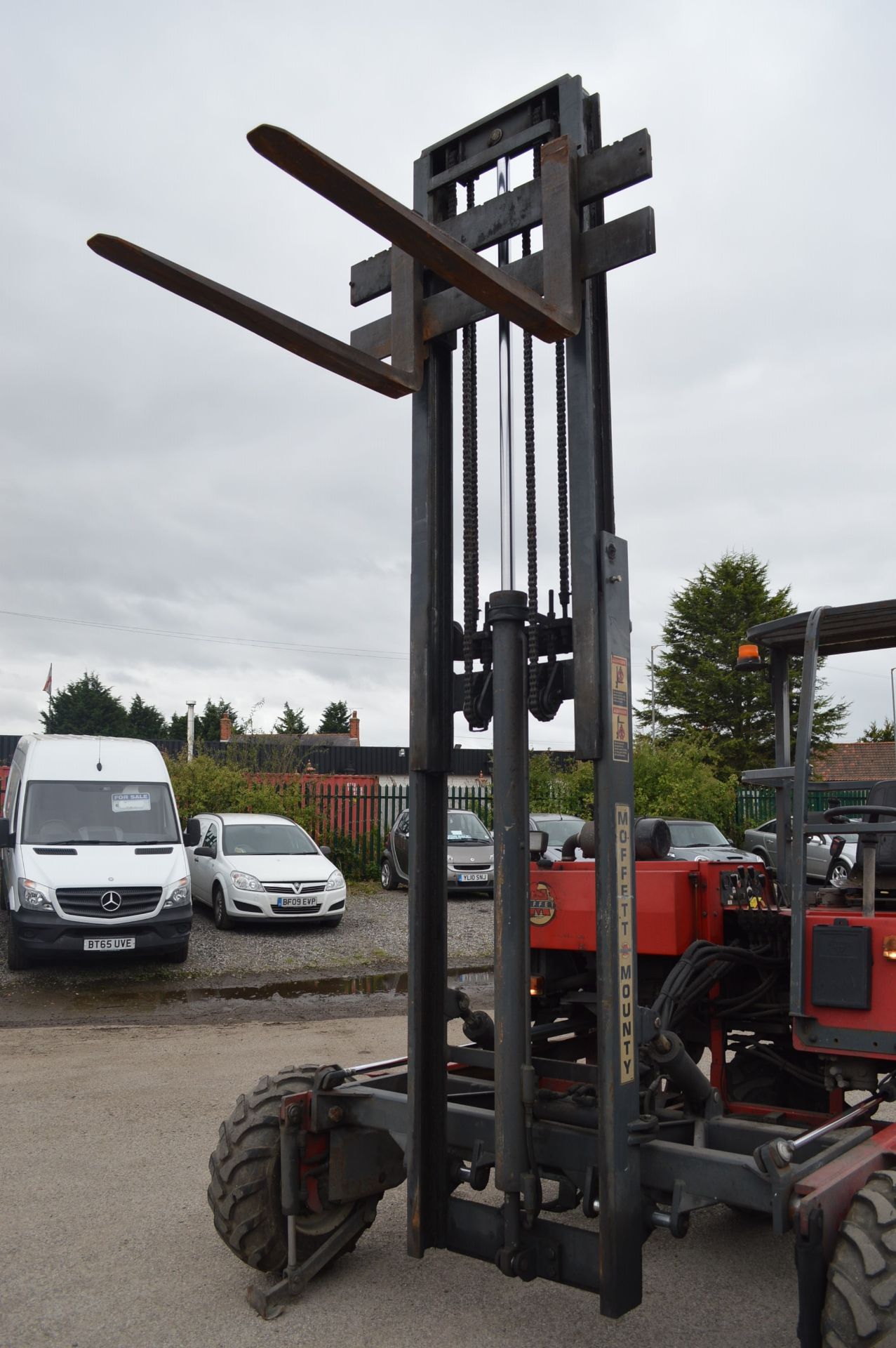 2003/53 REG MOFFETT MOUNTY RED DIESEL FORKLIFT WITH SIDE SHIFT, IN GOOD WORKING ORDER *PLUS VAT* - Image 14 of 14