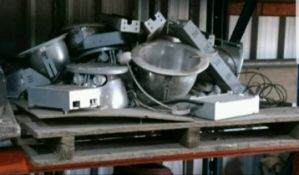 VARIOUS USED LIGHT FITTINGS UNTESTED *NO VAT*