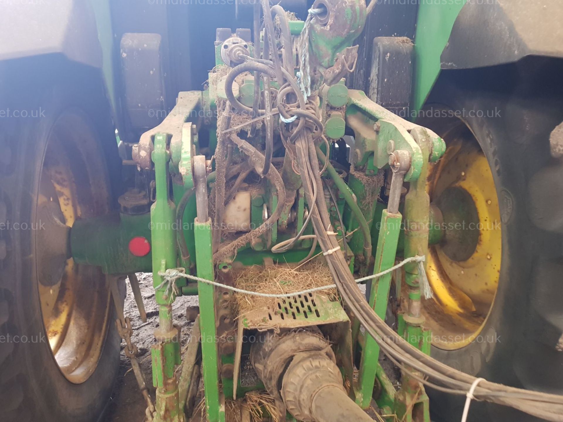 2001/W REG JOHN DEERE 6810 TRACTOR - Image 6 of 9