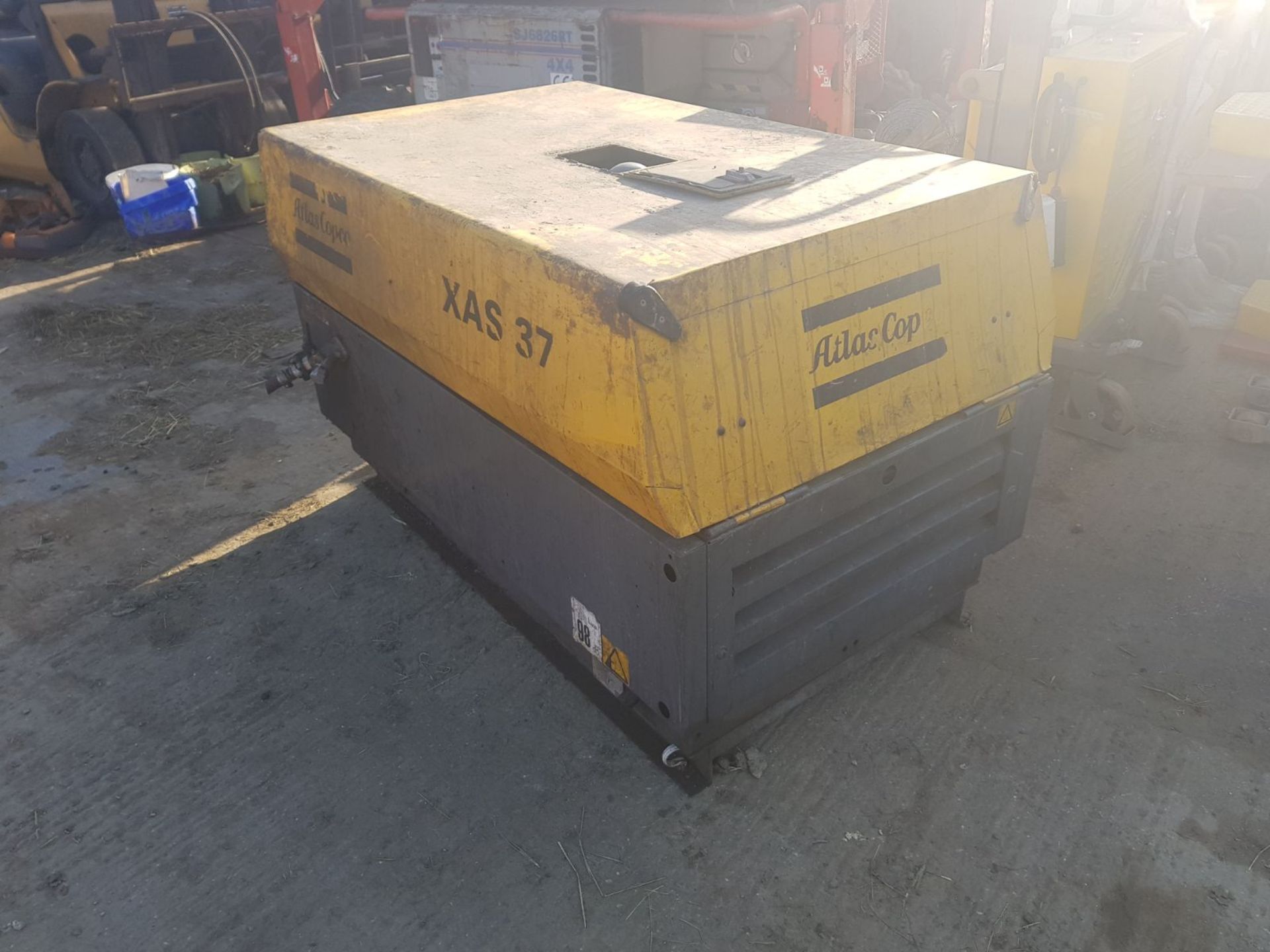 ATLAS COPCO XAS 37 YELLOW COMPRESSOR *PLUS VAT* - Image 3 of 4