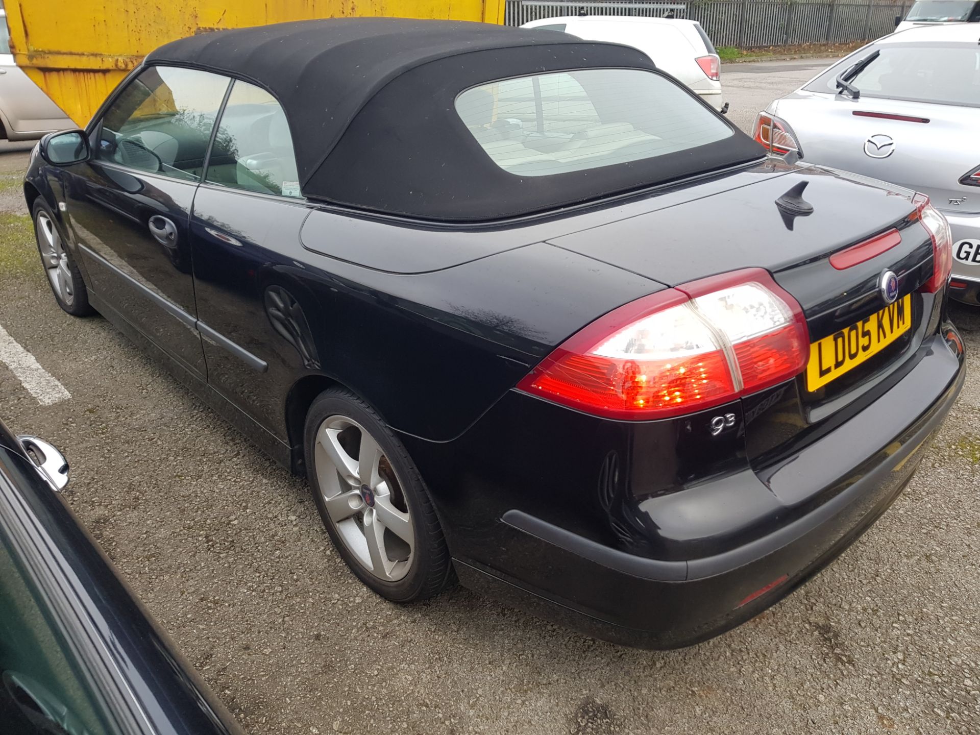 2005/05 REG SAAB 9-3 VECTOR 150 BHP CONVERTIBLE, SHOWING 2 FORMER KEEPERS *NO VAT* - Image 2 of 10