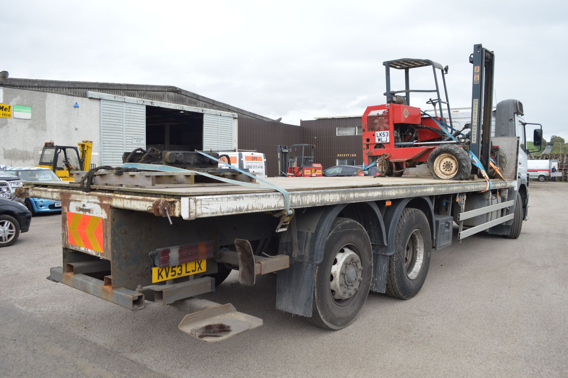 2003/53 REG MERCEDES ATEGO 26 TONNE FLAT BED RIGID LORRY WITH 2.5 TONNE MOFFETT *PLUS VAT* - Image 6 of 20