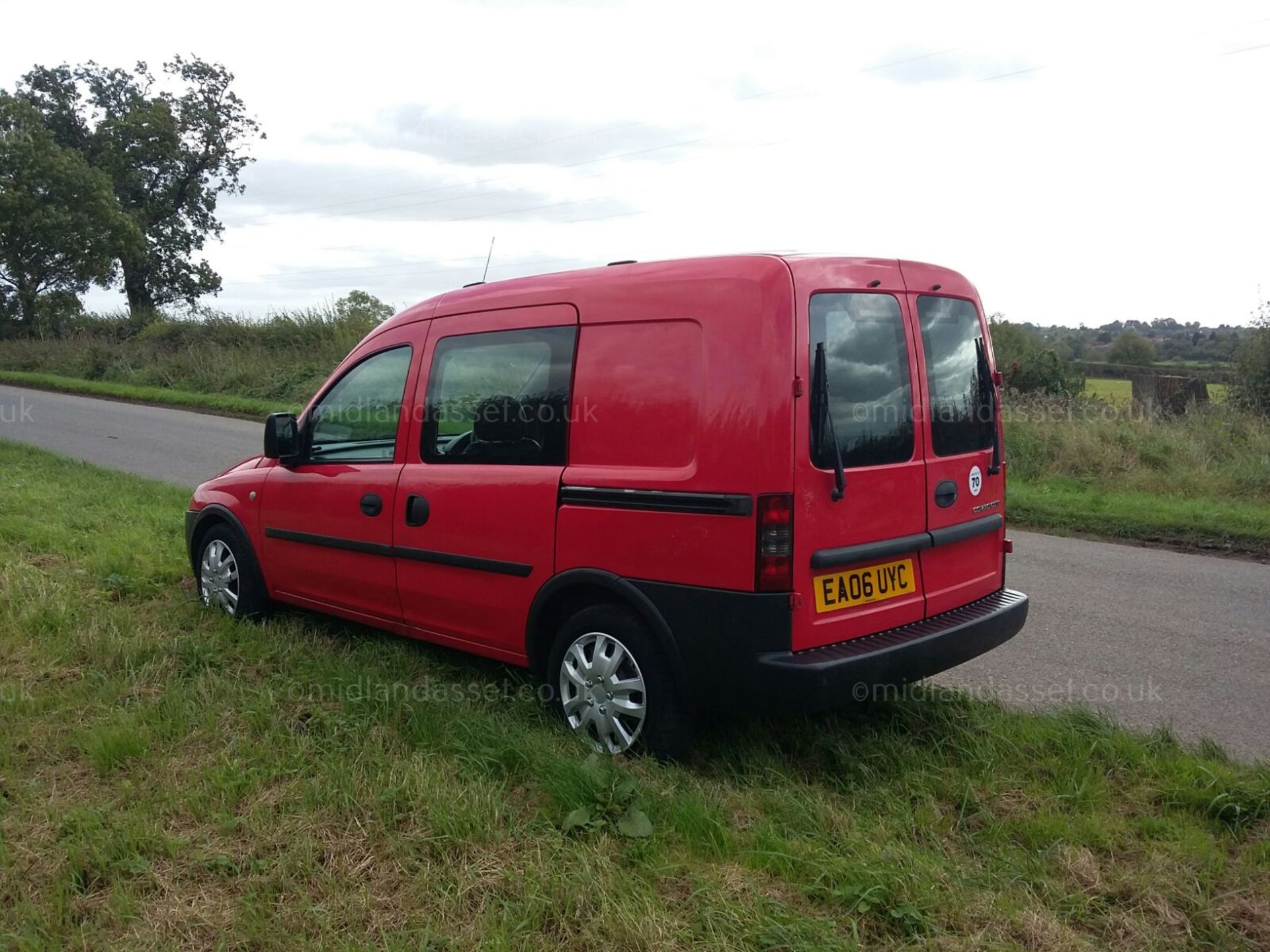 2006/06 REG VAUXHALL COMBO CREW 1900 CDTI CAR DERIVED VAN - Image 5 of 8