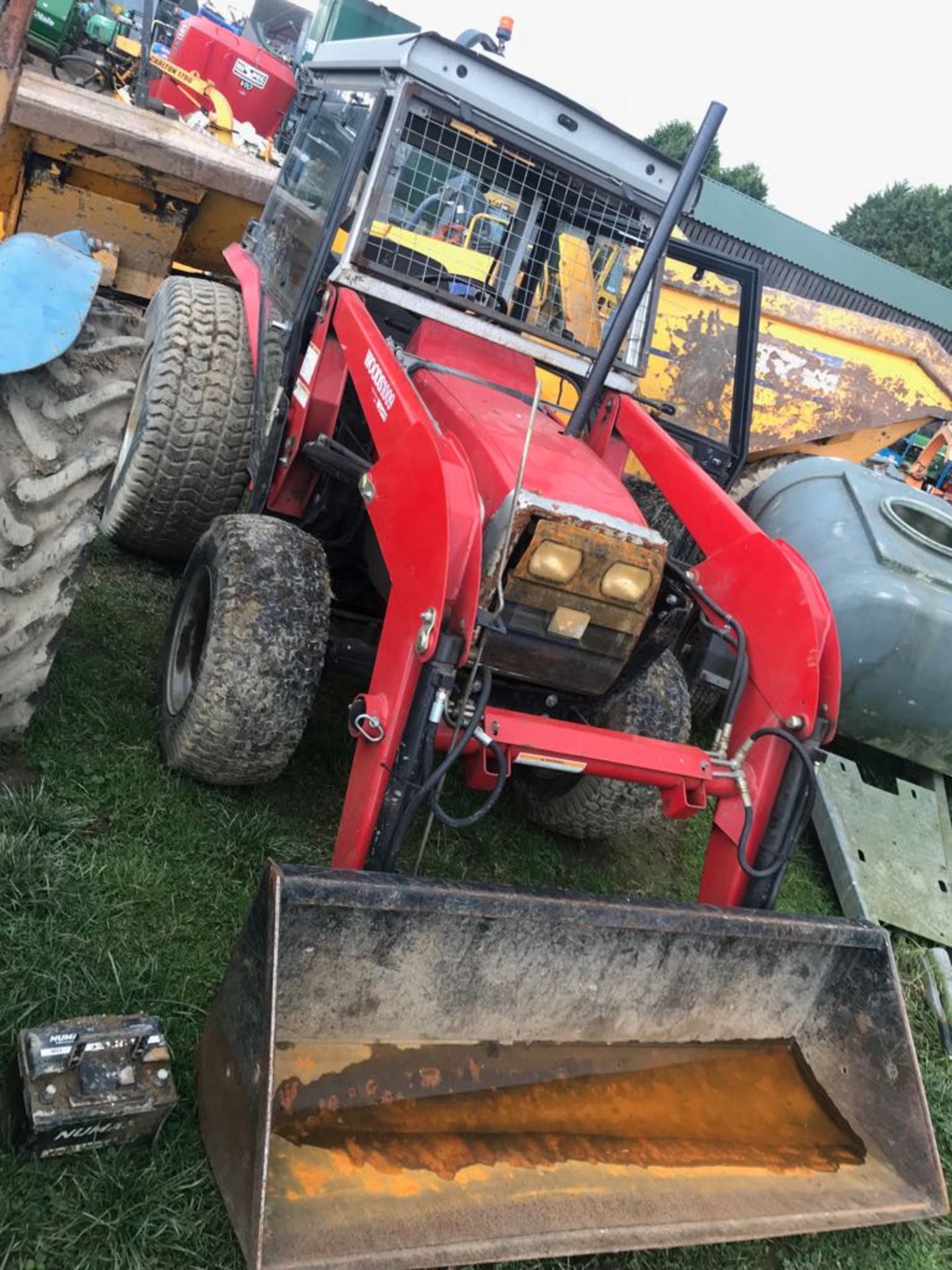 MASSEY FERGUSON 1250 TRACTOR WITH BUCKET - Image 7 of 9