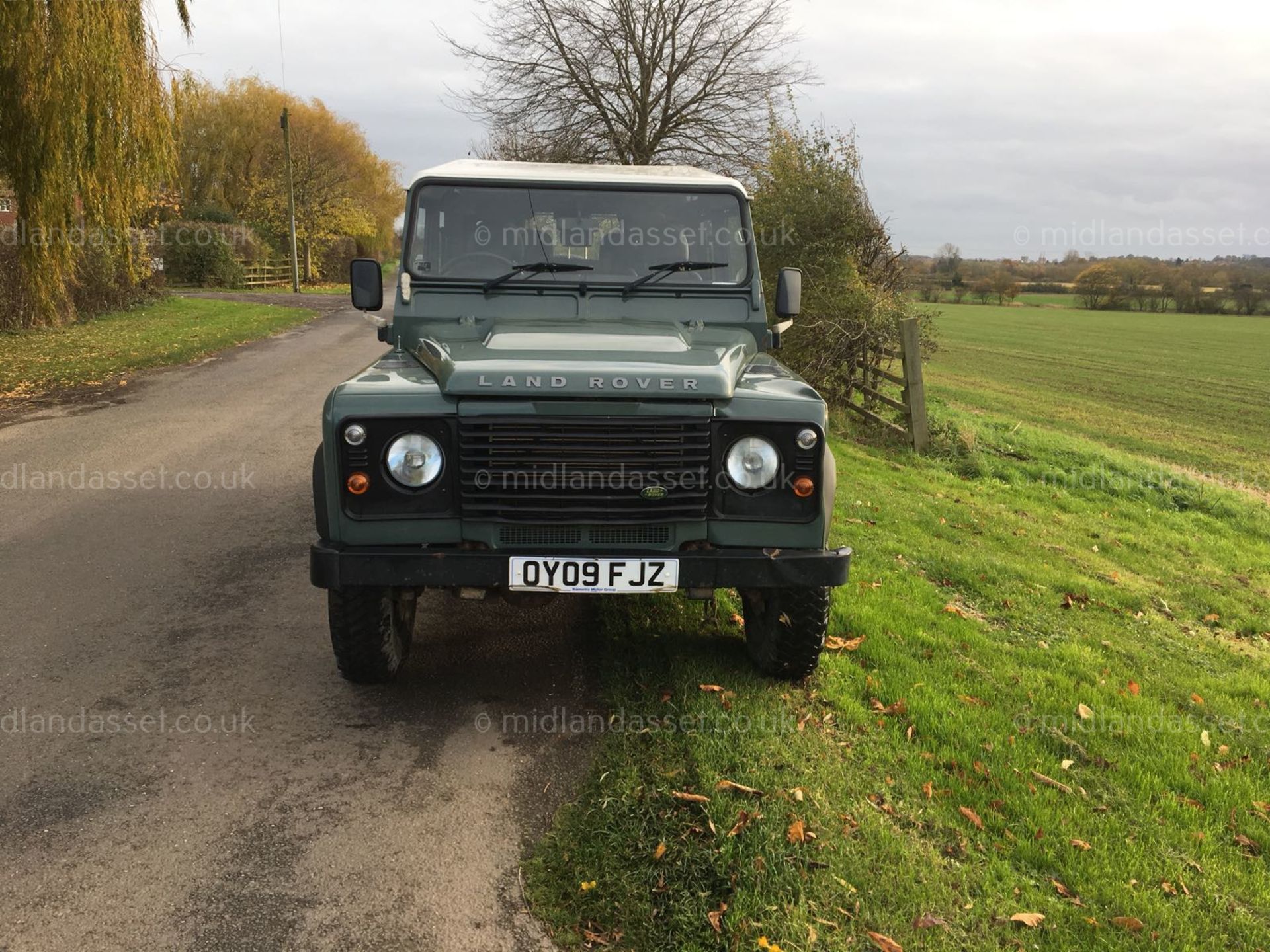 2009/09 REG LAND ROVER DEFENDER - Image 2 of 15