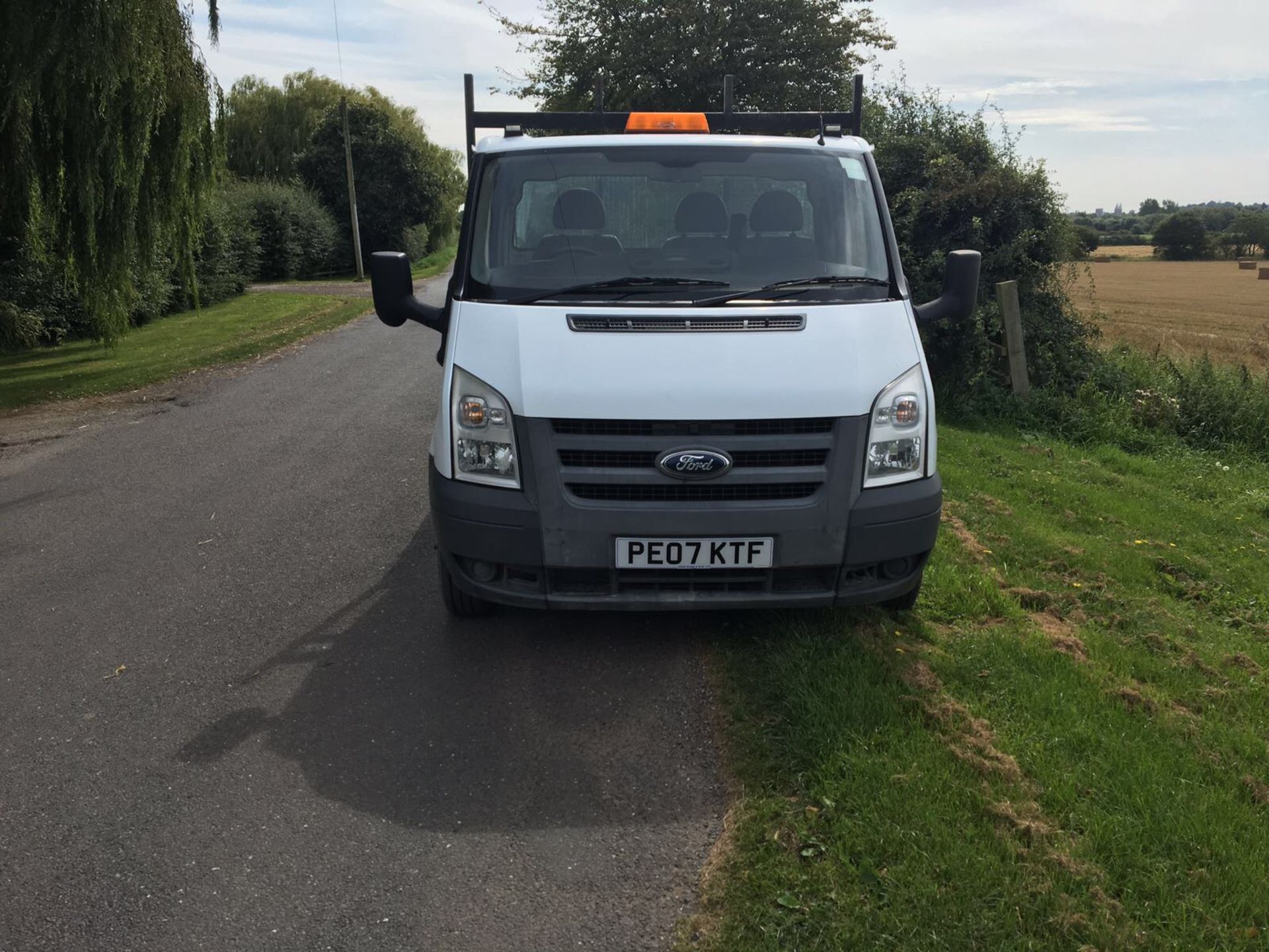 2007/07 REG FORD TRANSIT 100 T350M RWD TIPPER, SHOWING 1 FORMER KEEPER *NO VAT* - Image 2 of 11