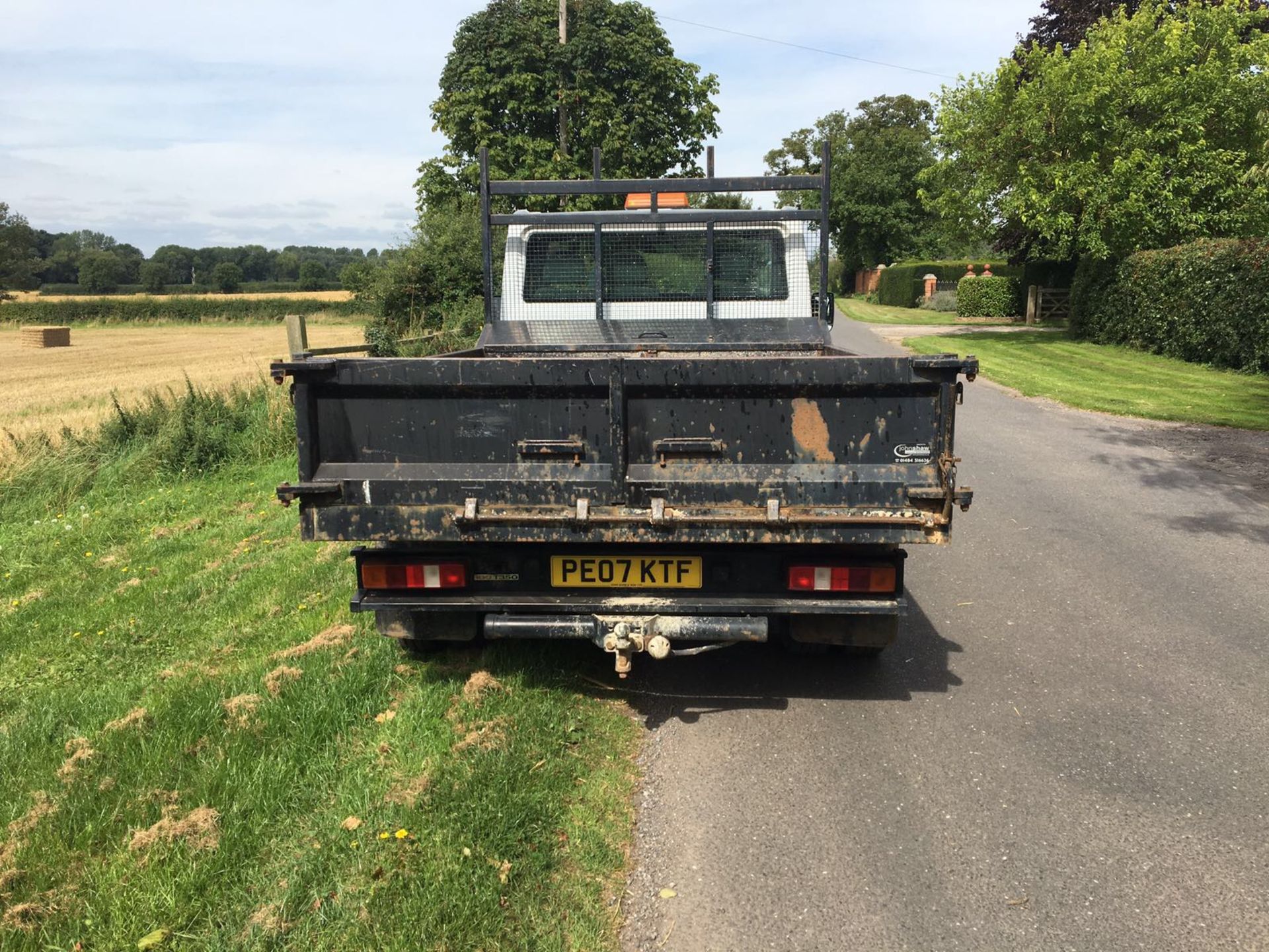 2007/07 REG FORD TRANSIT 100 T350M RWD TIPPER, SHOWING 1 FORMER KEEPER *NO VAT* - Image 5 of 11