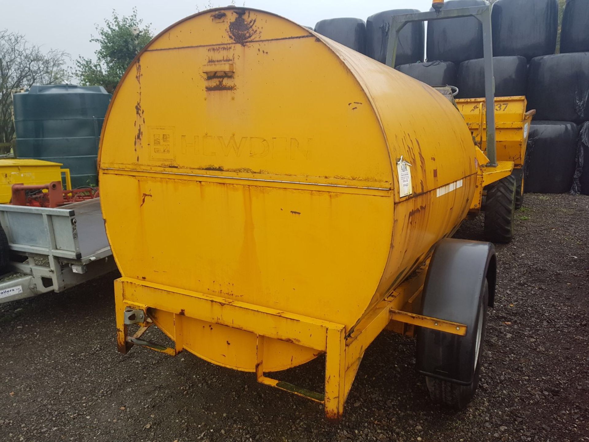 2250L SINGLE AXLE TOWABALE FUEL BOWSER *PLUS VAT* - Image 3 of 7