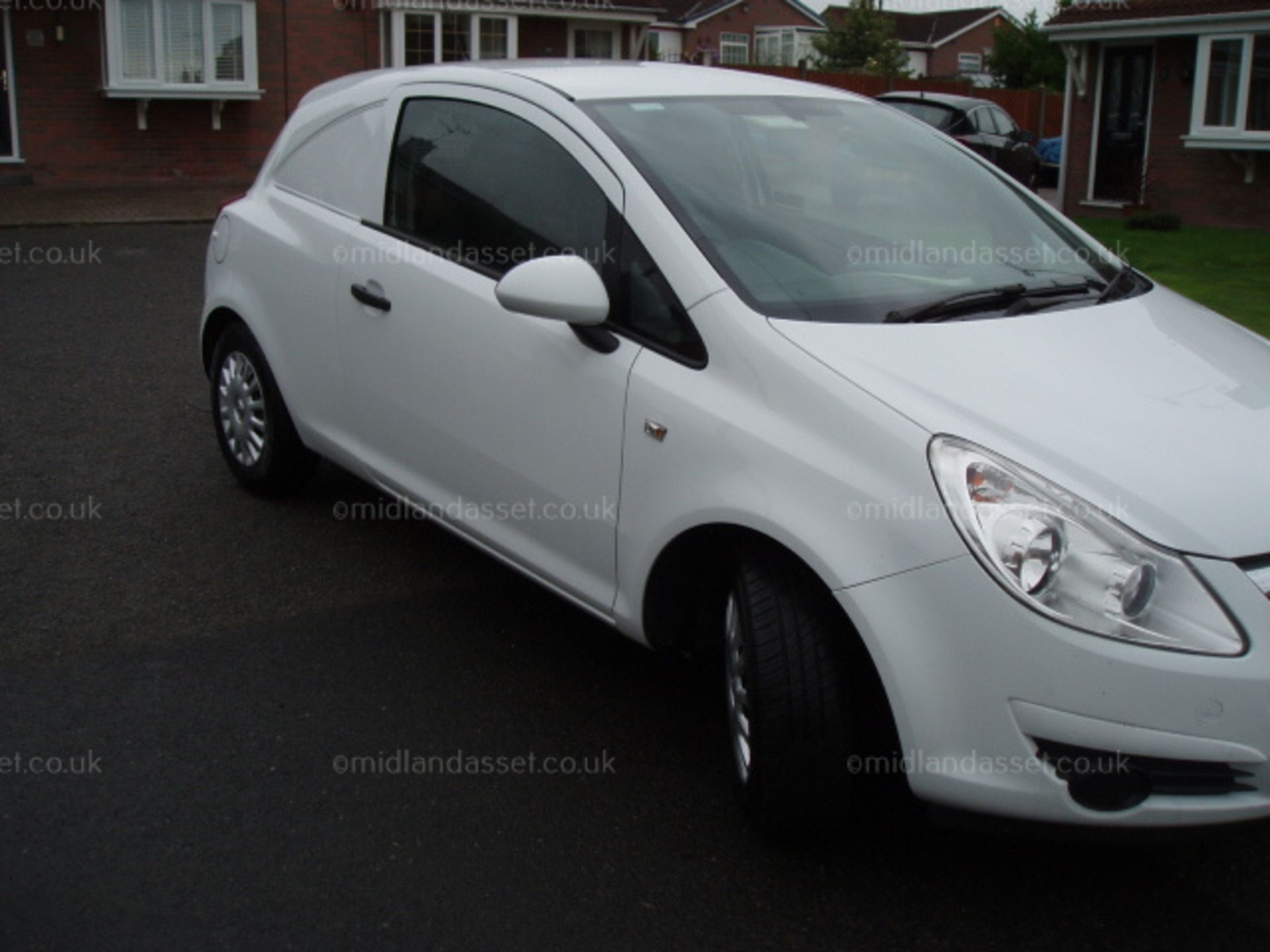 2009/58 REG VAUXHALL CORSA CDTI CAR DERIVED VAN ONE FORMER KEEPER