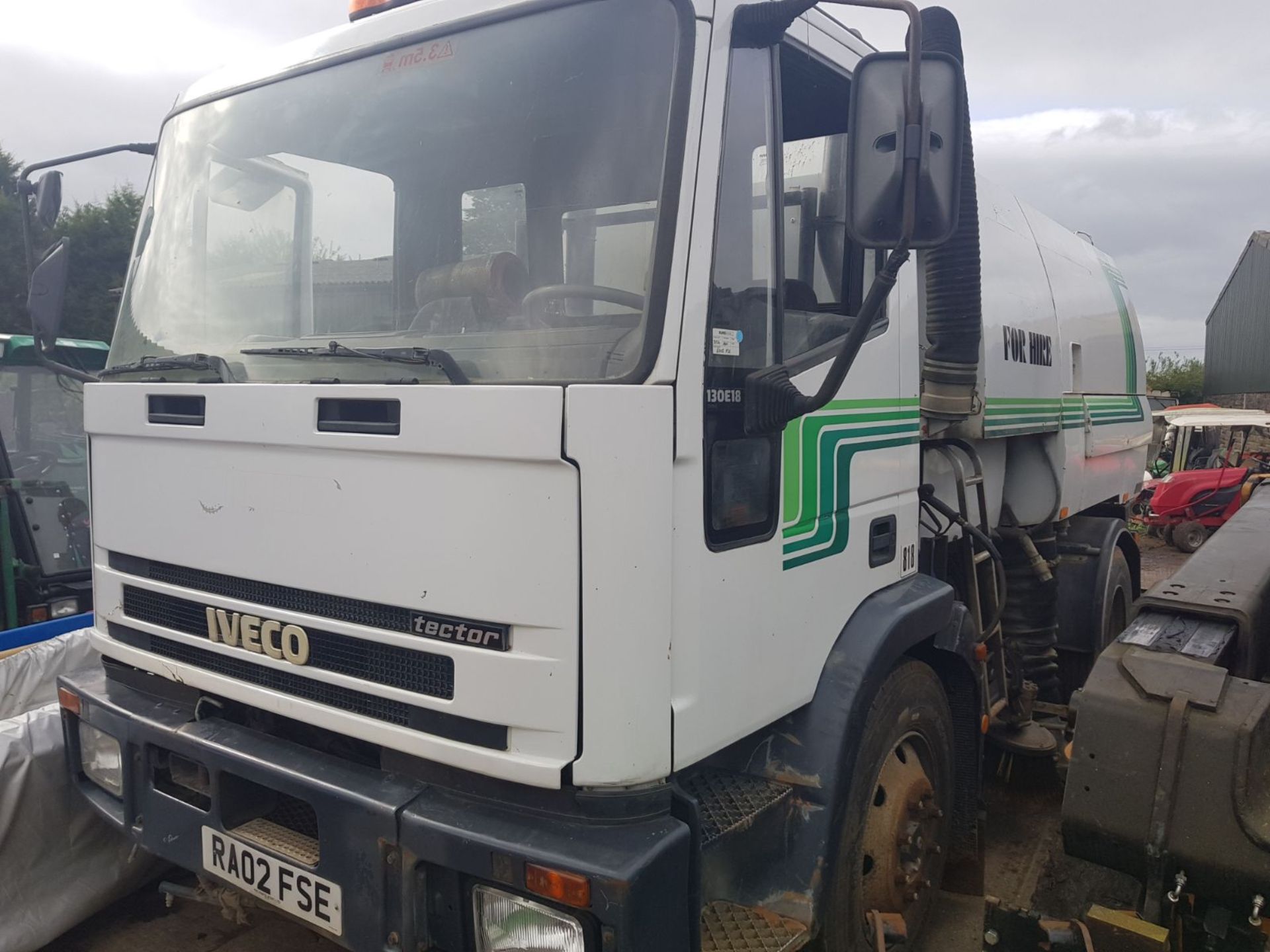 2002/02 REG IVECO-FORD CARGO TECTOR DIESEL ROAD SWEEPER, SHOWING 1 FORMER KEEPER *PLUS VAT* - Image 2 of 8