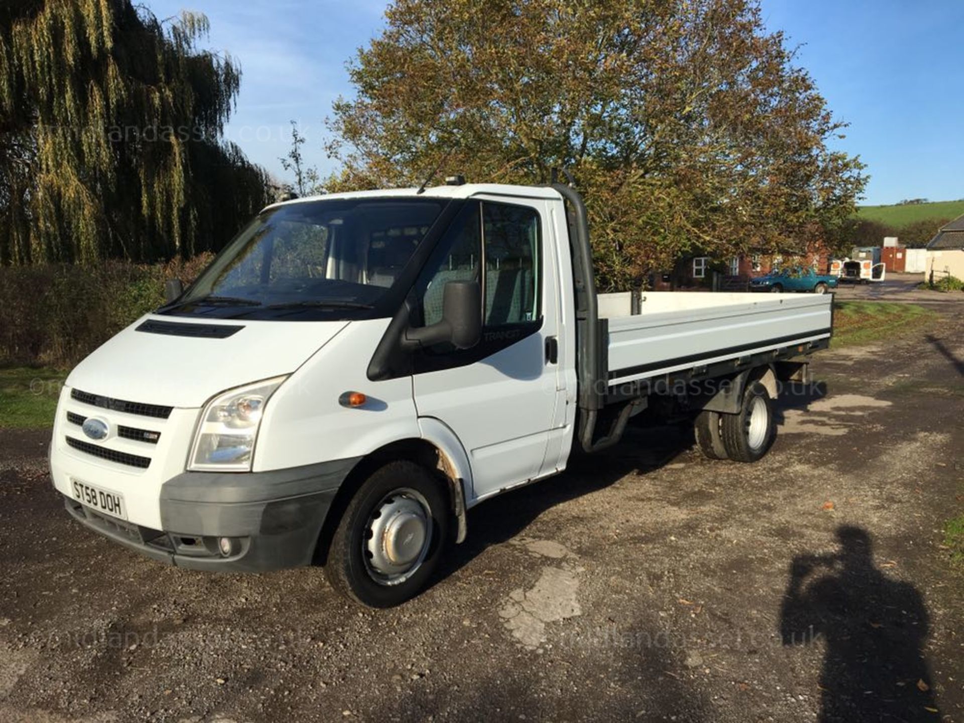 2008/58 REG FORD TRANSIT 100 T350L RWD DROPSIDE LORRY - Image 2 of 11