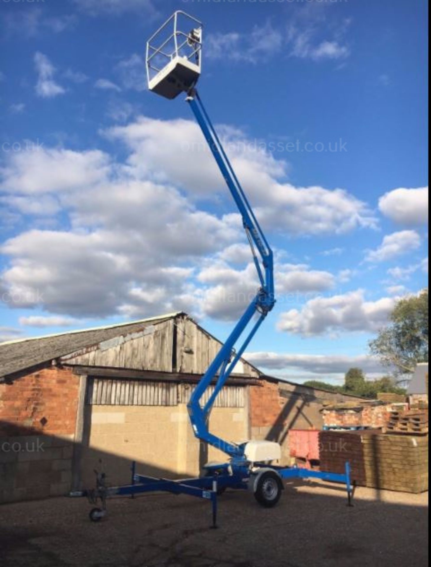 CHERRY PICKER TOWED 10 METRES ACCESS PLATFORM EURO ACCESS MB10-32 - Image 3 of 6