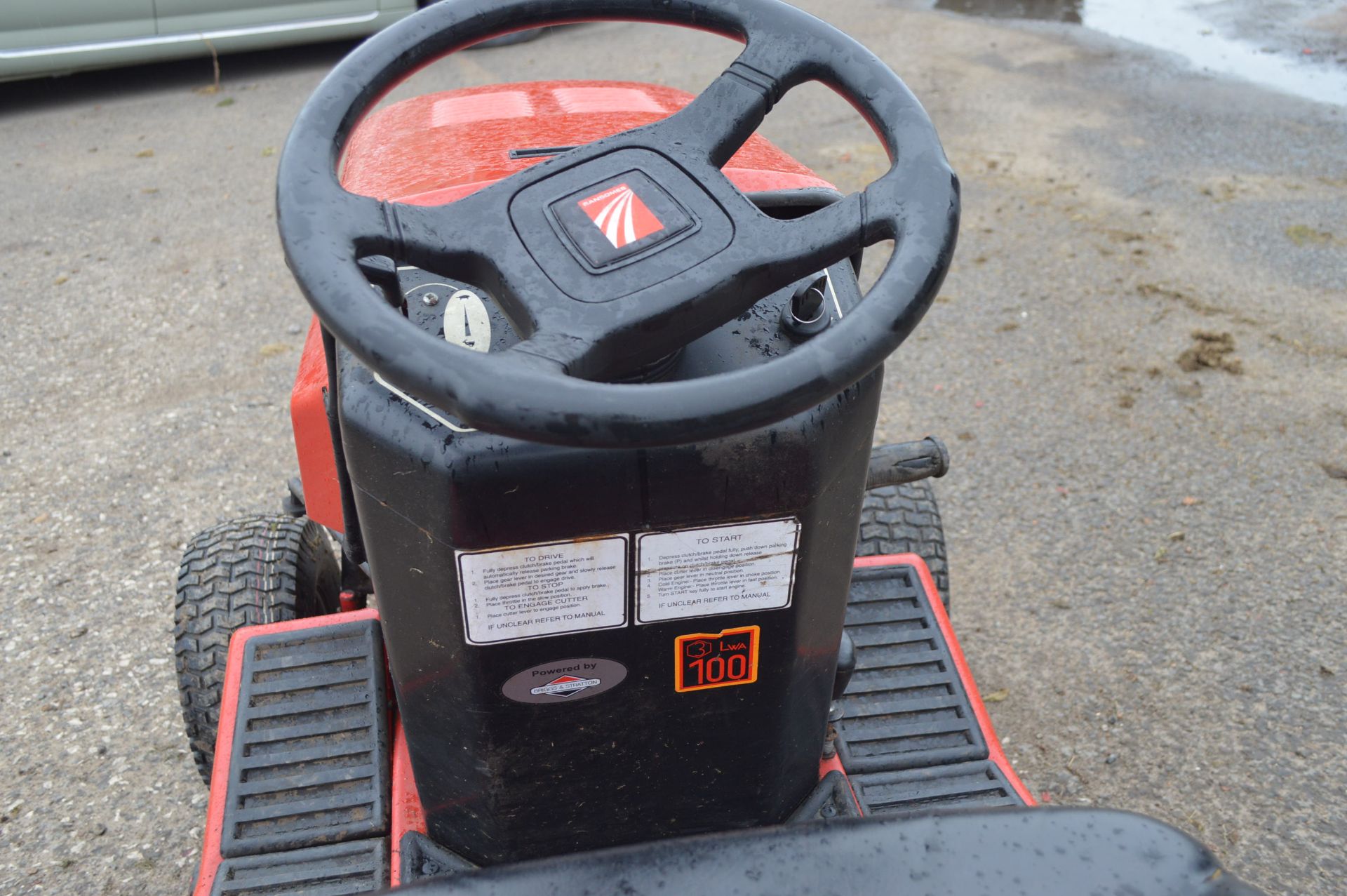 1999 WESTWOOD S1300 RIDE ON LAWN MOWER *NO VAT* - Image 9 of 10